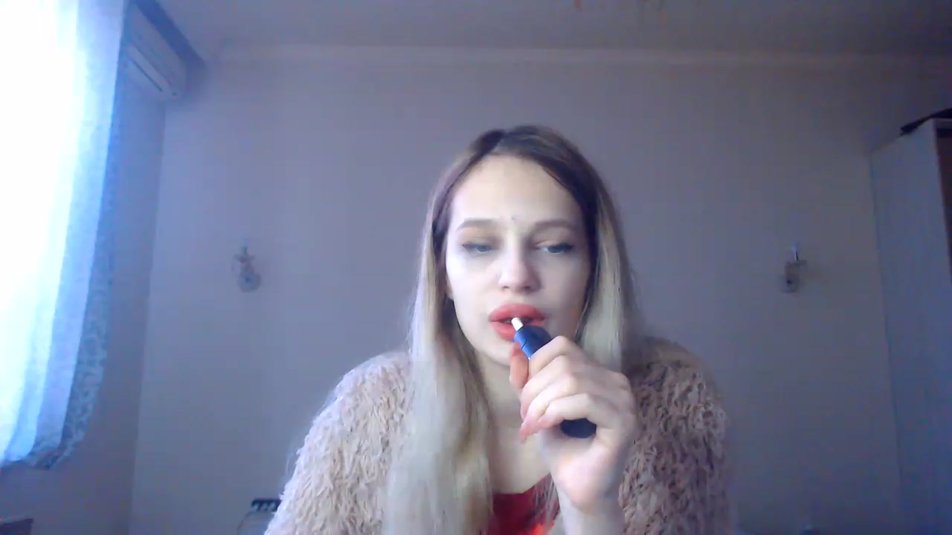 Gallery image thumbnail from Lola_vi's myfreecams stream on, 12/19/2022, 12:43 image 4 of 20