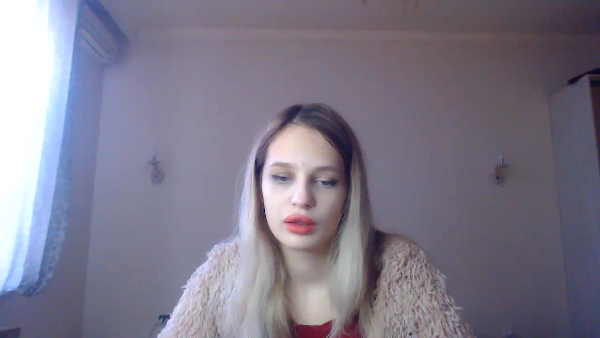 Gallery image thumbnail from Lola_vi's myfreecams stream on, 12/19/2022, 12:43 image 15 of 20