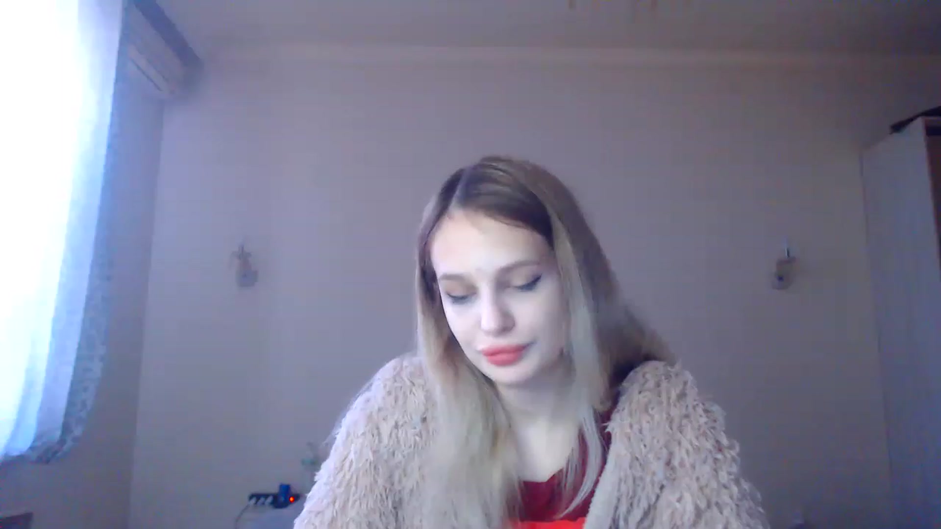 Gallery image thumbnail from Lola_vi's myfreecams stream on, 12/19/2022, 12:43 image 3 of 20