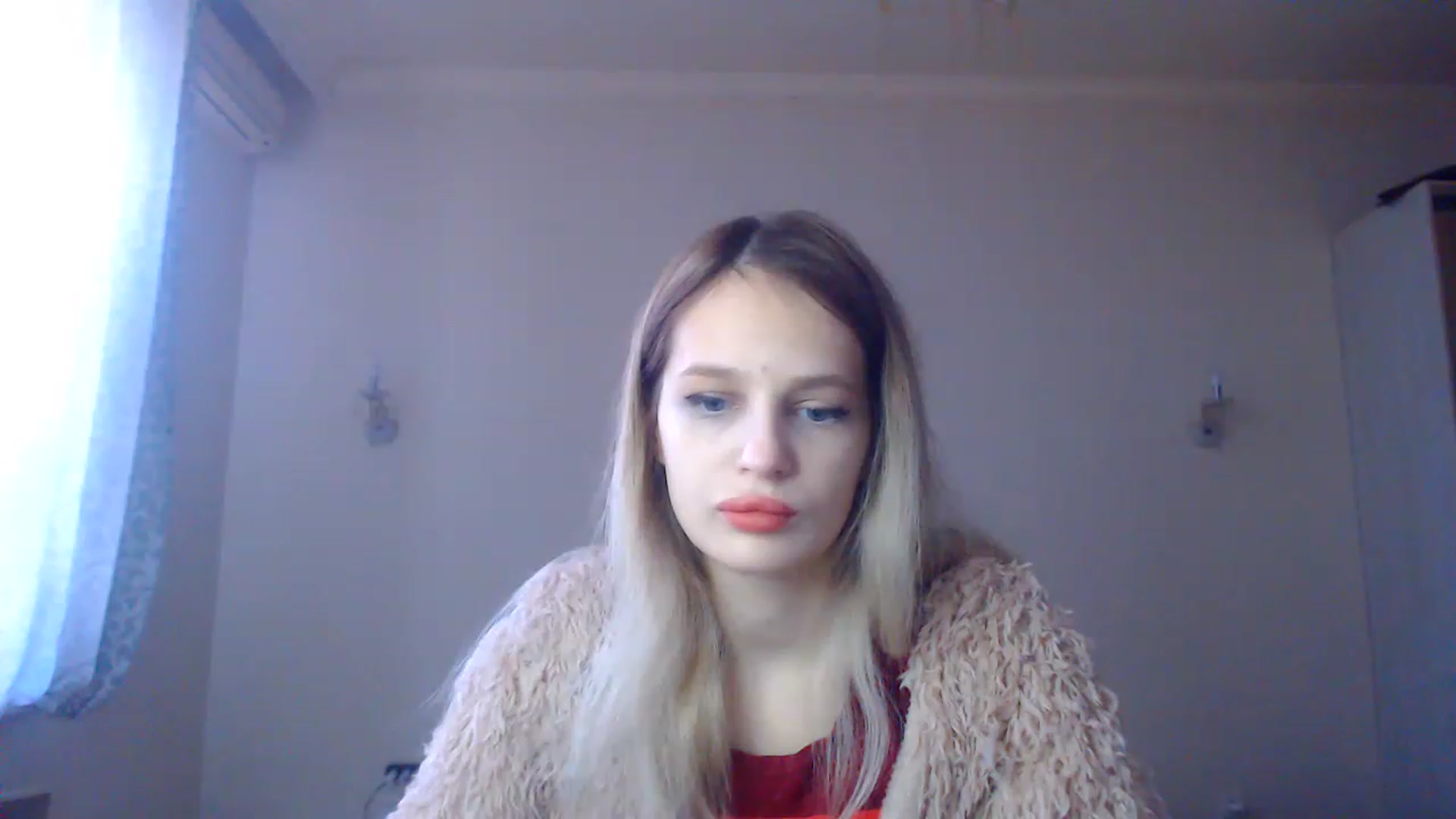 Gallery image thumbnail from Lola_vi's myfreecams stream on, 12/19/2022, 12:43 image 2 of 20