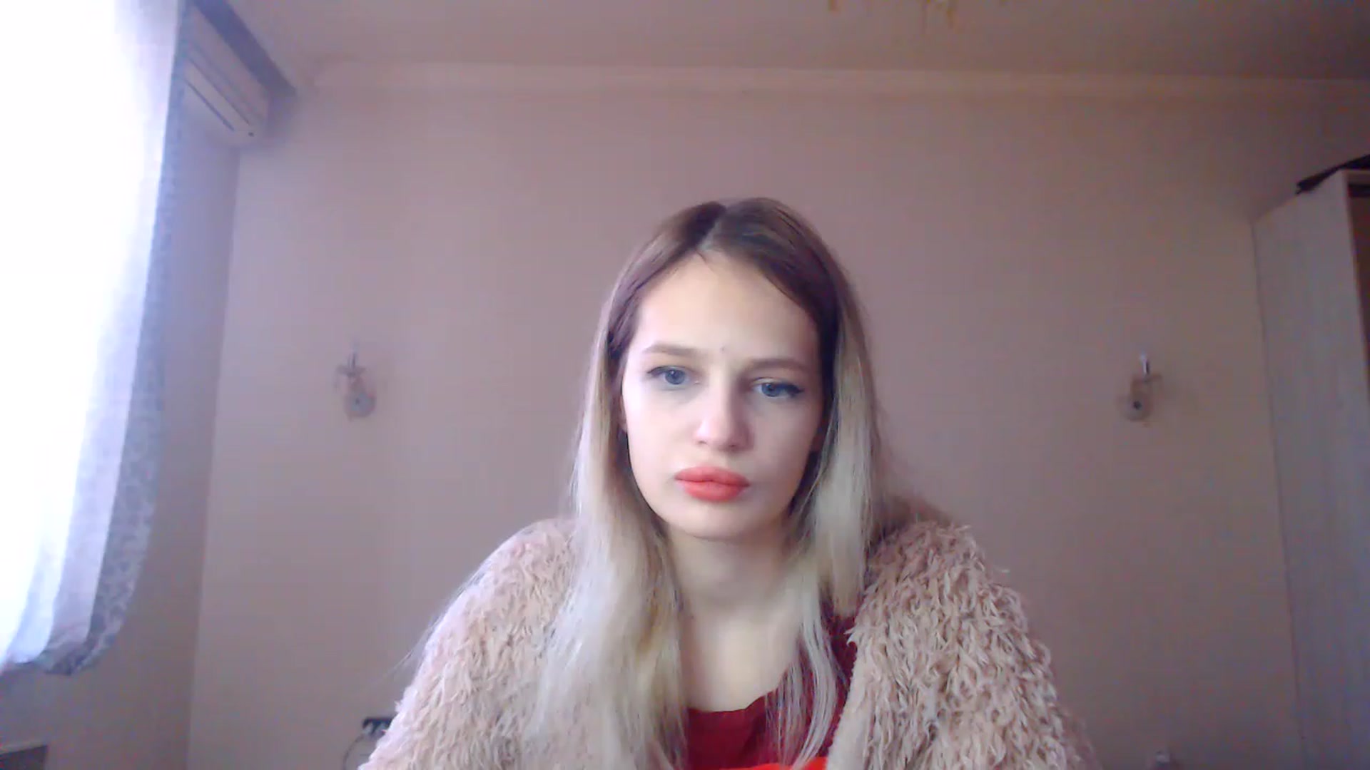 Gallery image thumbnail from Lola_vi's myfreecams stream on, 12/19/2022, 12:43 image 1 of 20