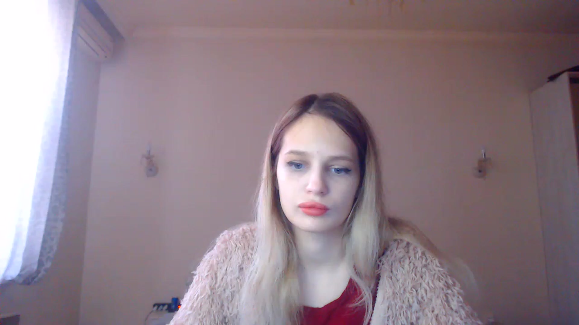 Gallery image thumbnail from Lola_vi's myfreecams stream on, 12/19/2022, 12:43 image 7 of 20