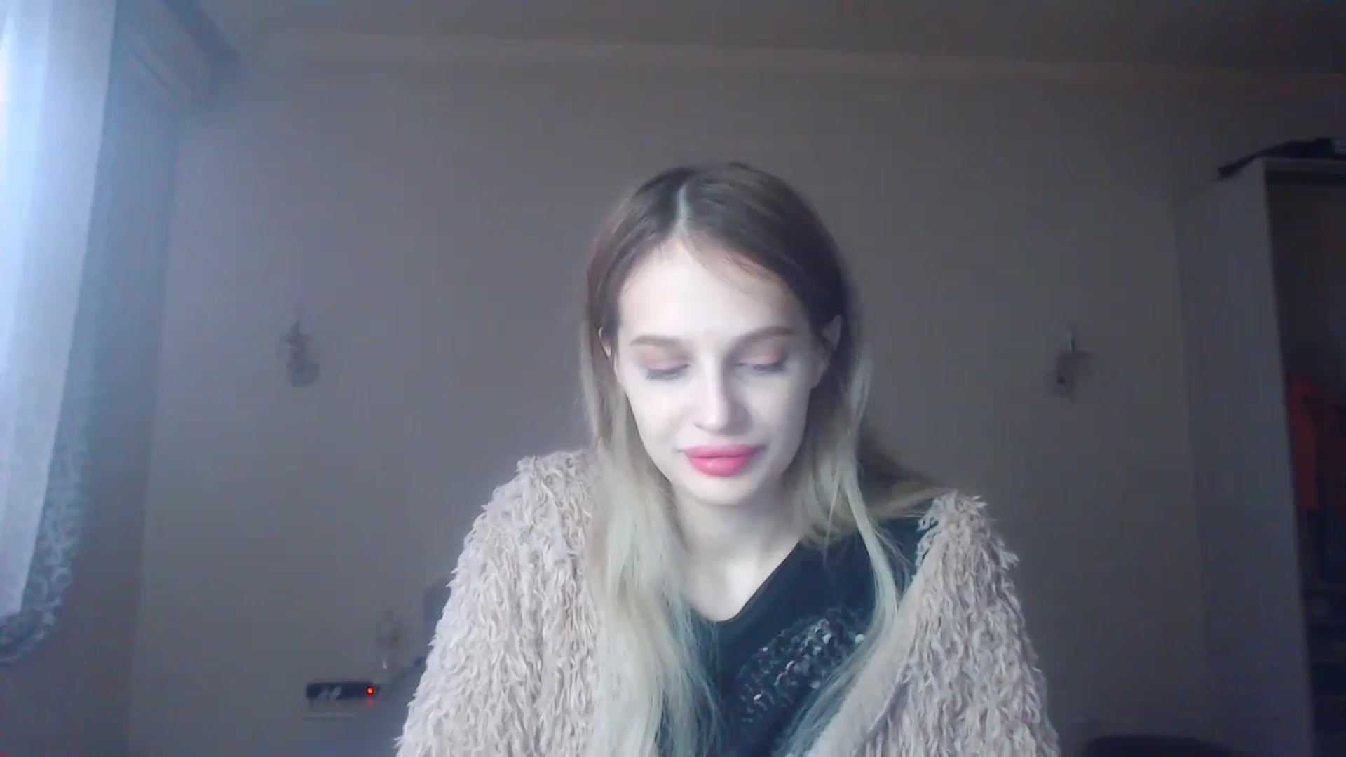 Gallery image thumbnail from Lola_vi's myfreecams stream on, 12/25/2022, 11:17 image 7 of 20
