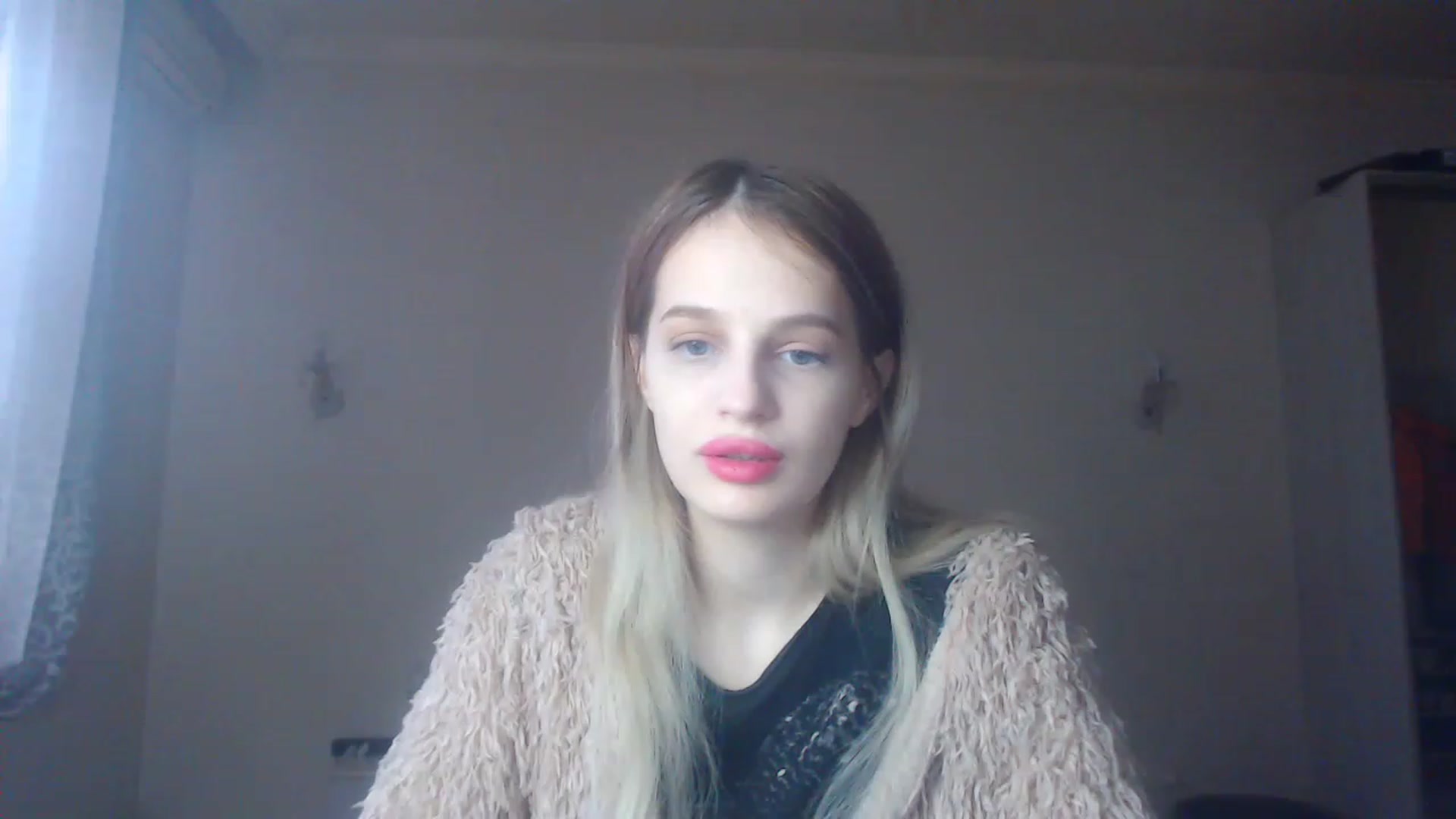 Gallery image thumbnail from Lola_vi's myfreecams stream on, 12/25/2022, 11:17 image 6 of 20