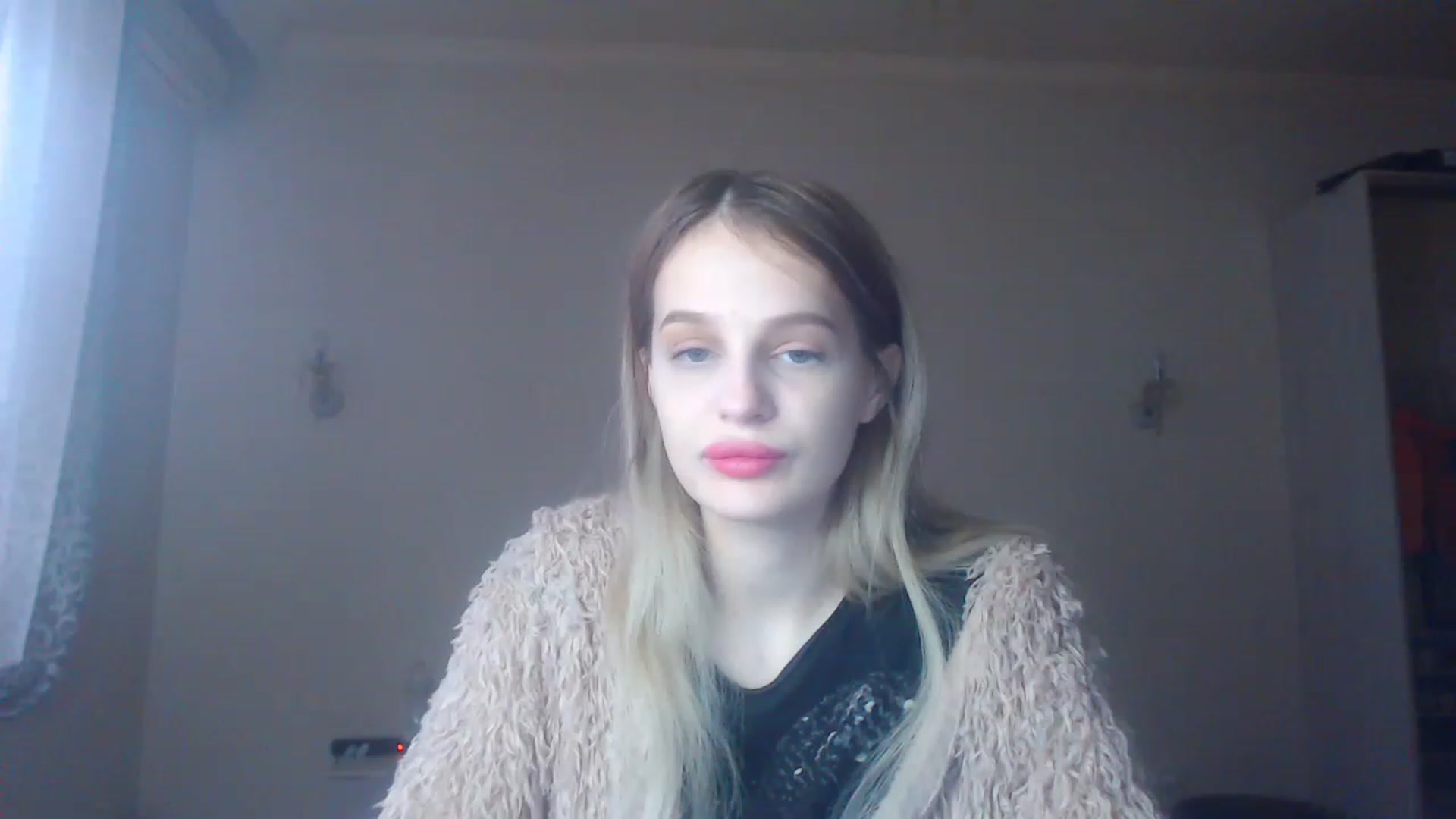 Gallery image thumbnail from Lola_vi's myfreecams stream on, 12/25/2022, 11:17 image 9 of 20