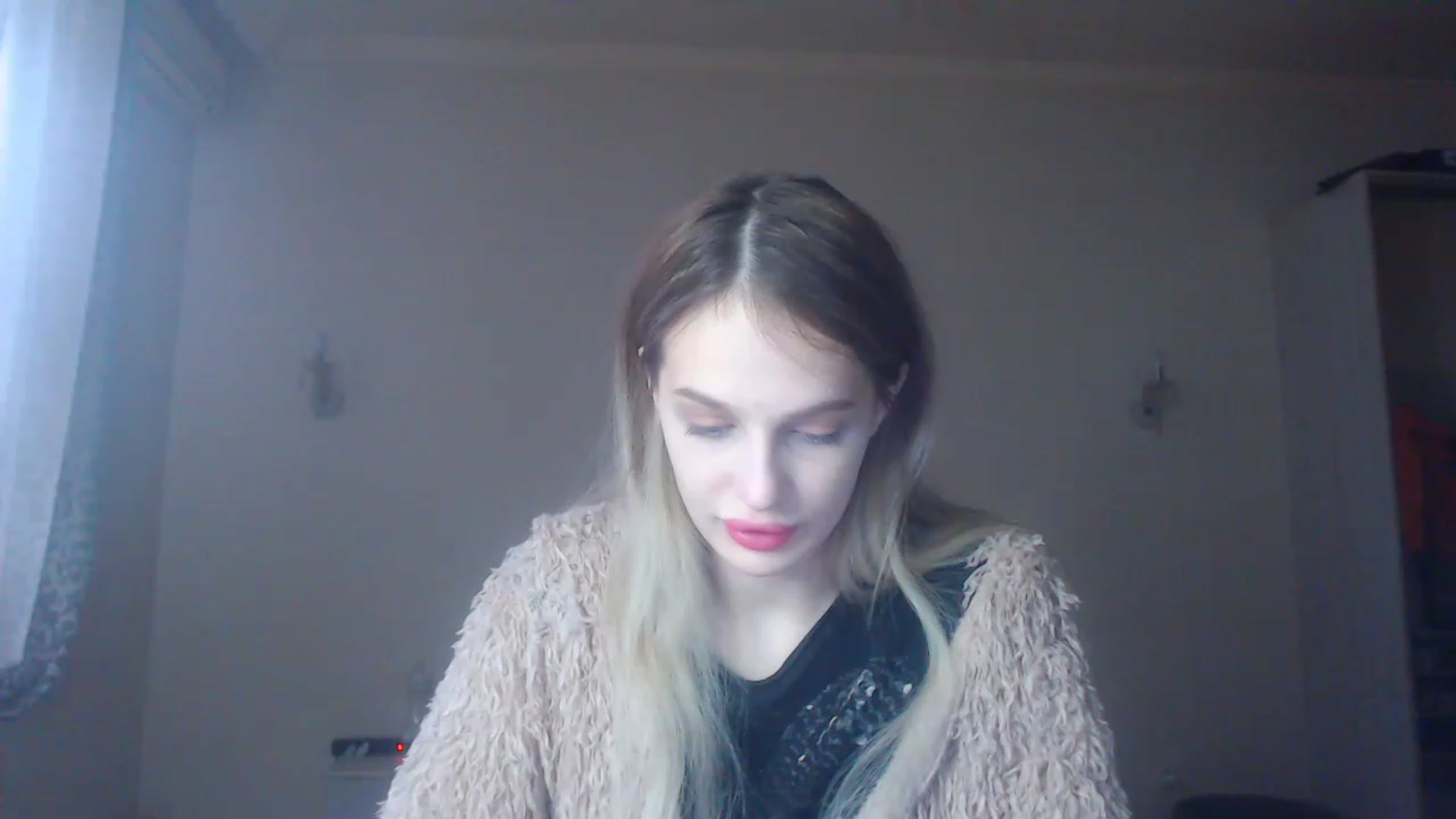 Gallery image thumbnail from Lola_vi's myfreecams stream on, 12/25/2022, 11:17 image 10 of 20