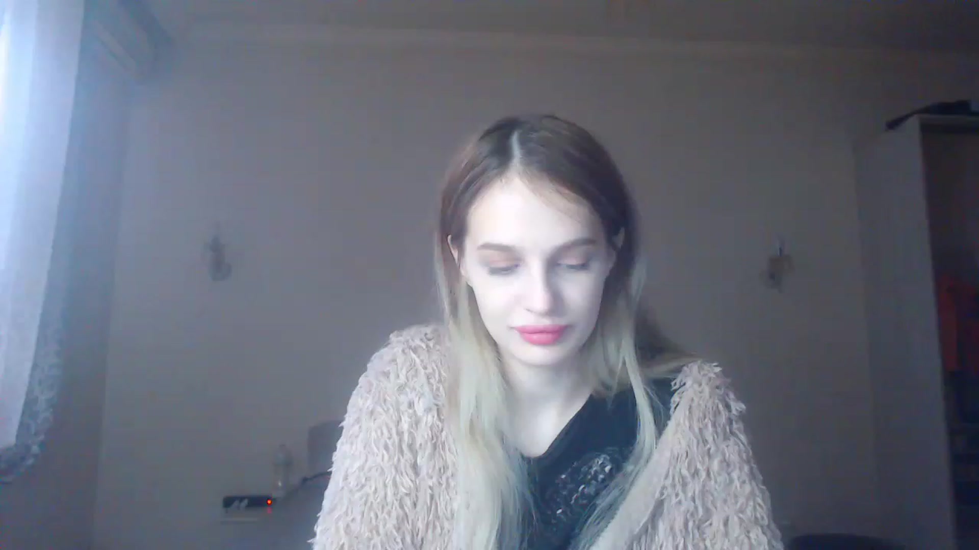 Gallery image thumbnail from Lola_vi's myfreecams stream on, 12/25/2022, 11:17 image 4 of 20