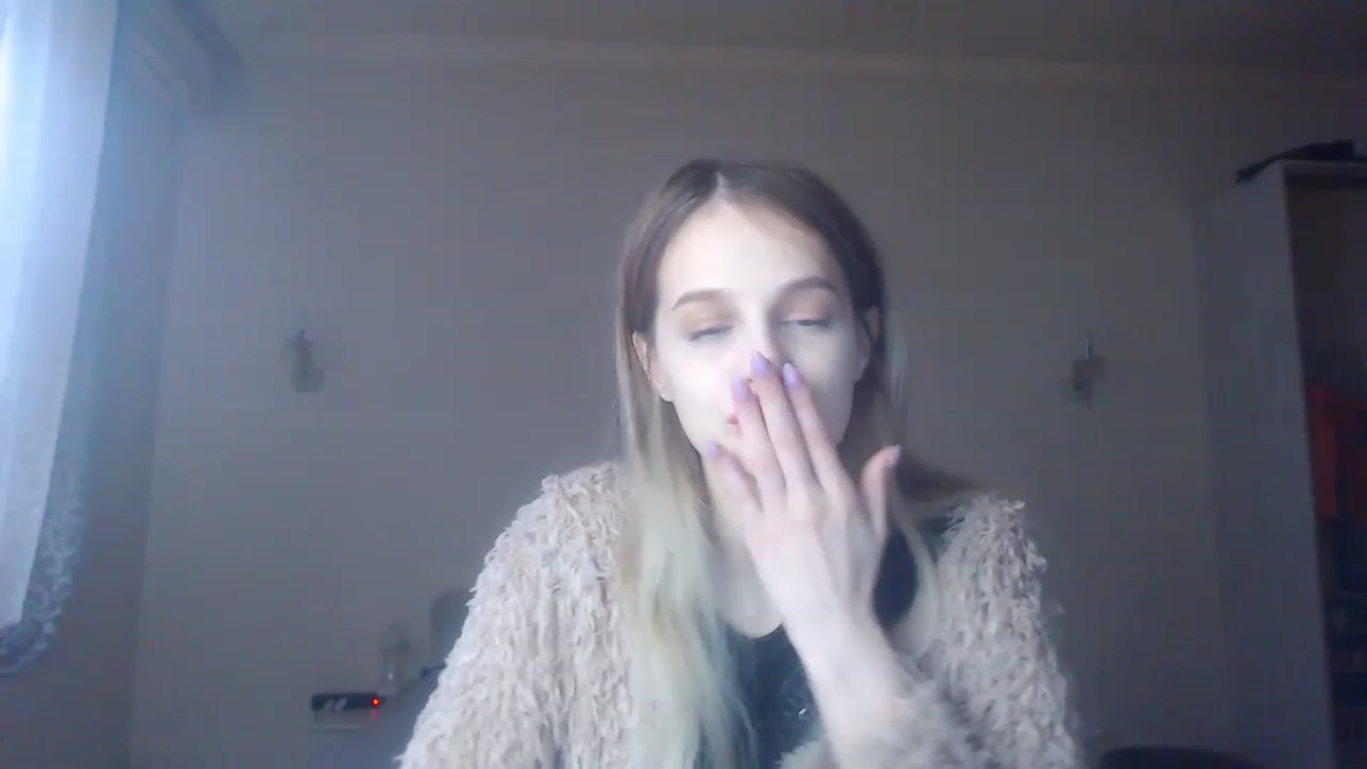 Gallery image thumbnail from Lola_vi's myfreecams stream on, 12/25/2022, 11:17 image 13 of 20