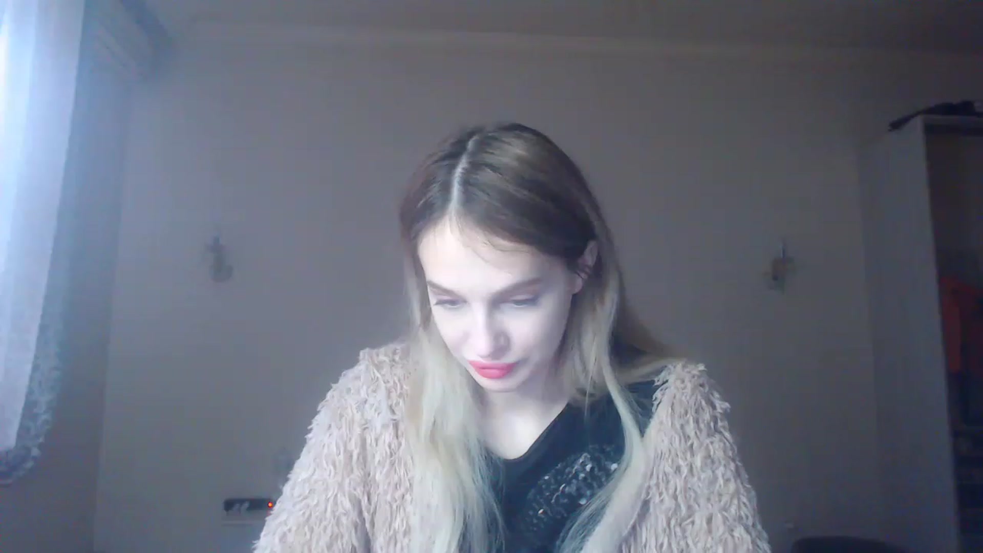 Gallery image thumbnail from Lola_vi's myfreecams stream on, 12/25/2022, 11:17 image 11 of 20