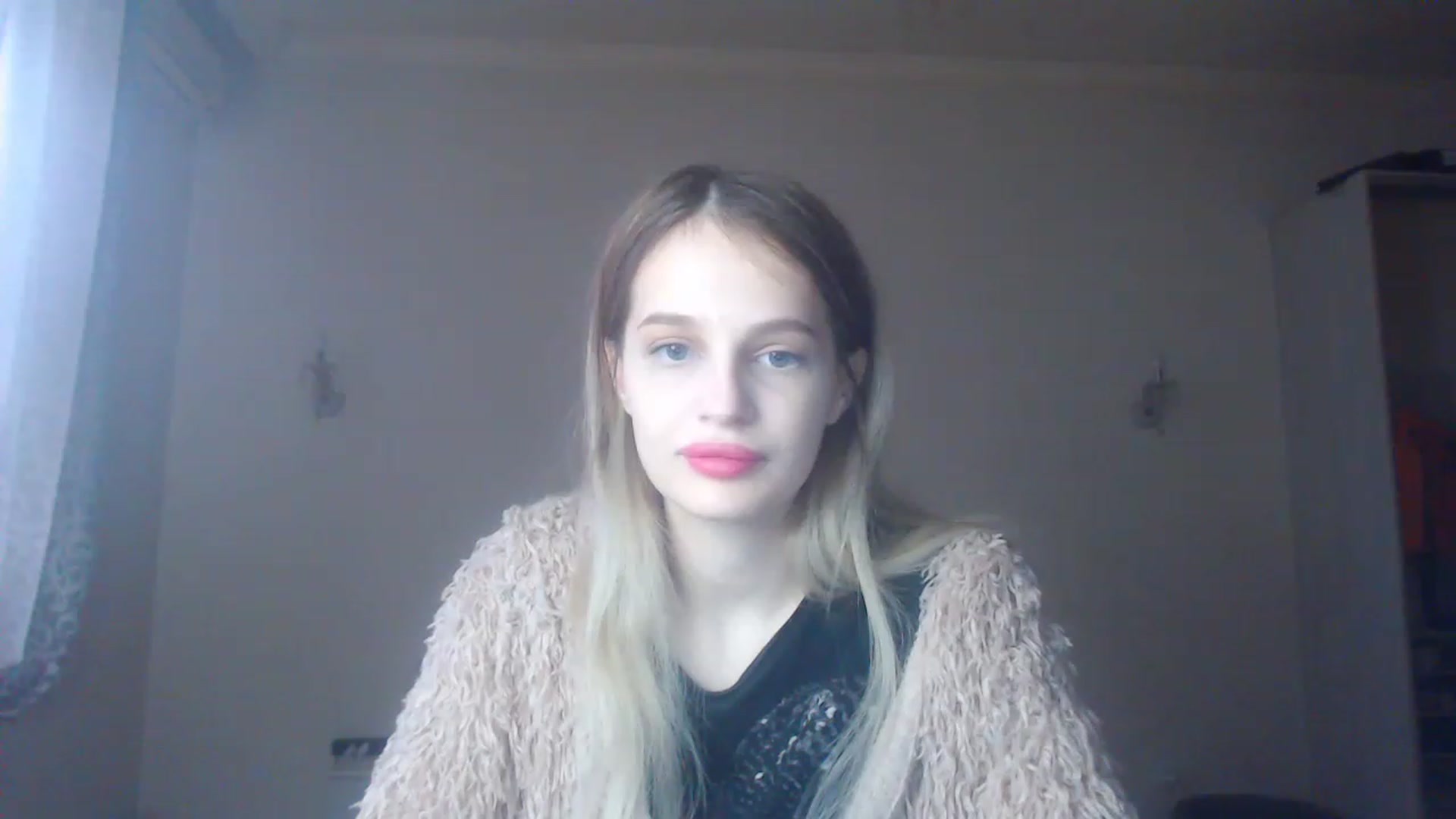 Gallery image thumbnail from Lola_vi's myfreecams stream on, 12/25/2022, 11:17 image 3 of 20
