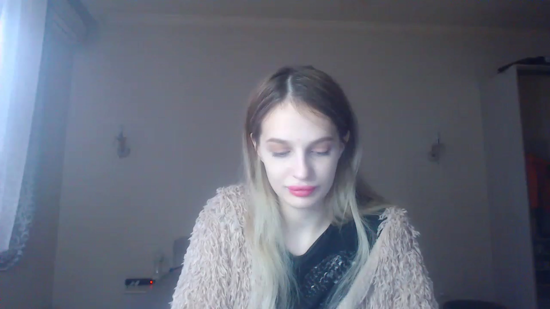 Gallery image thumbnail from Lola_vi's myfreecams stream on, 12/25/2022, 11:17 image 12 of 20