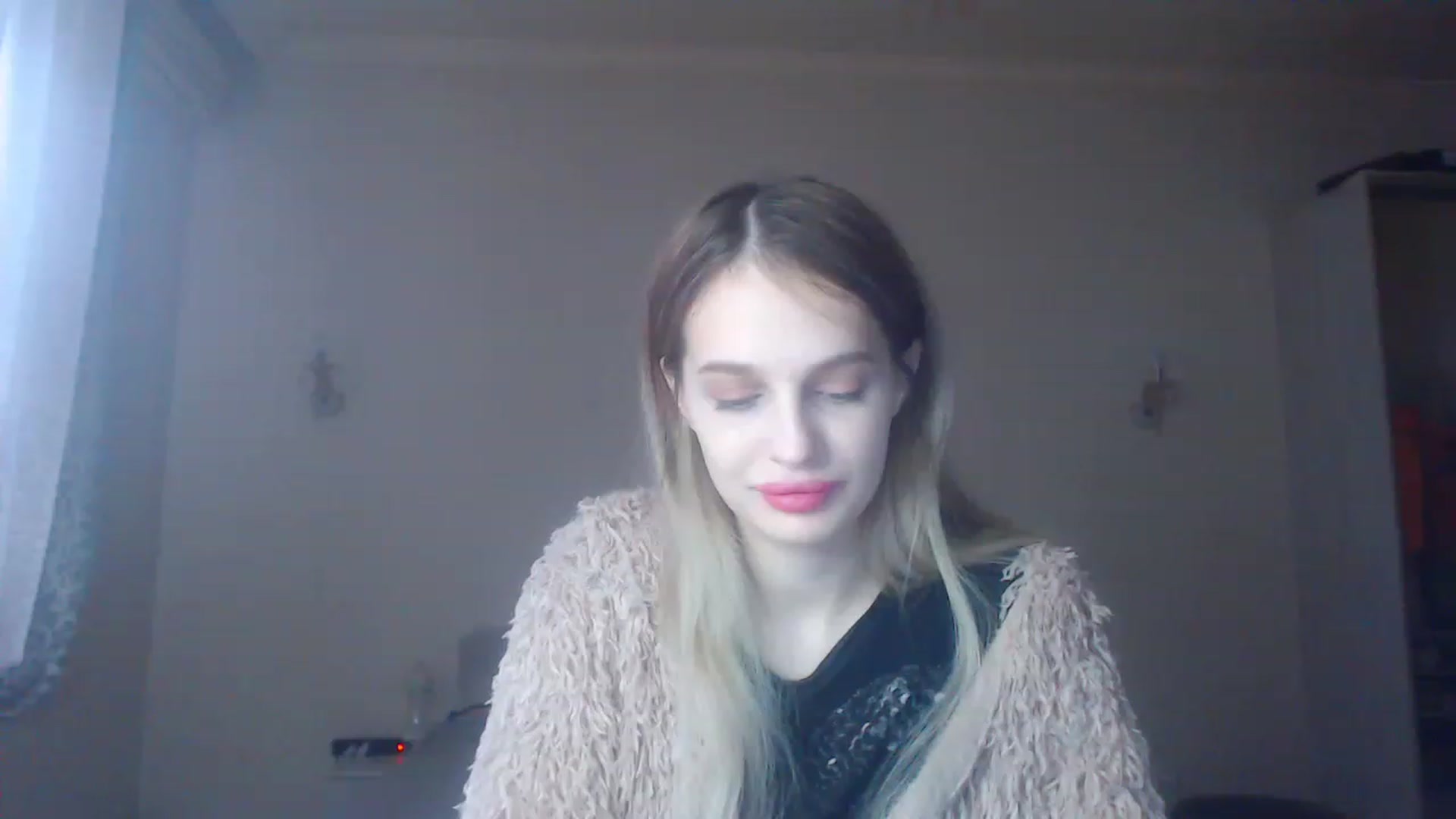 Gallery image thumbnail from Lola_vi's myfreecams stream on, 12/25/2022, 11:17 image 8 of 20