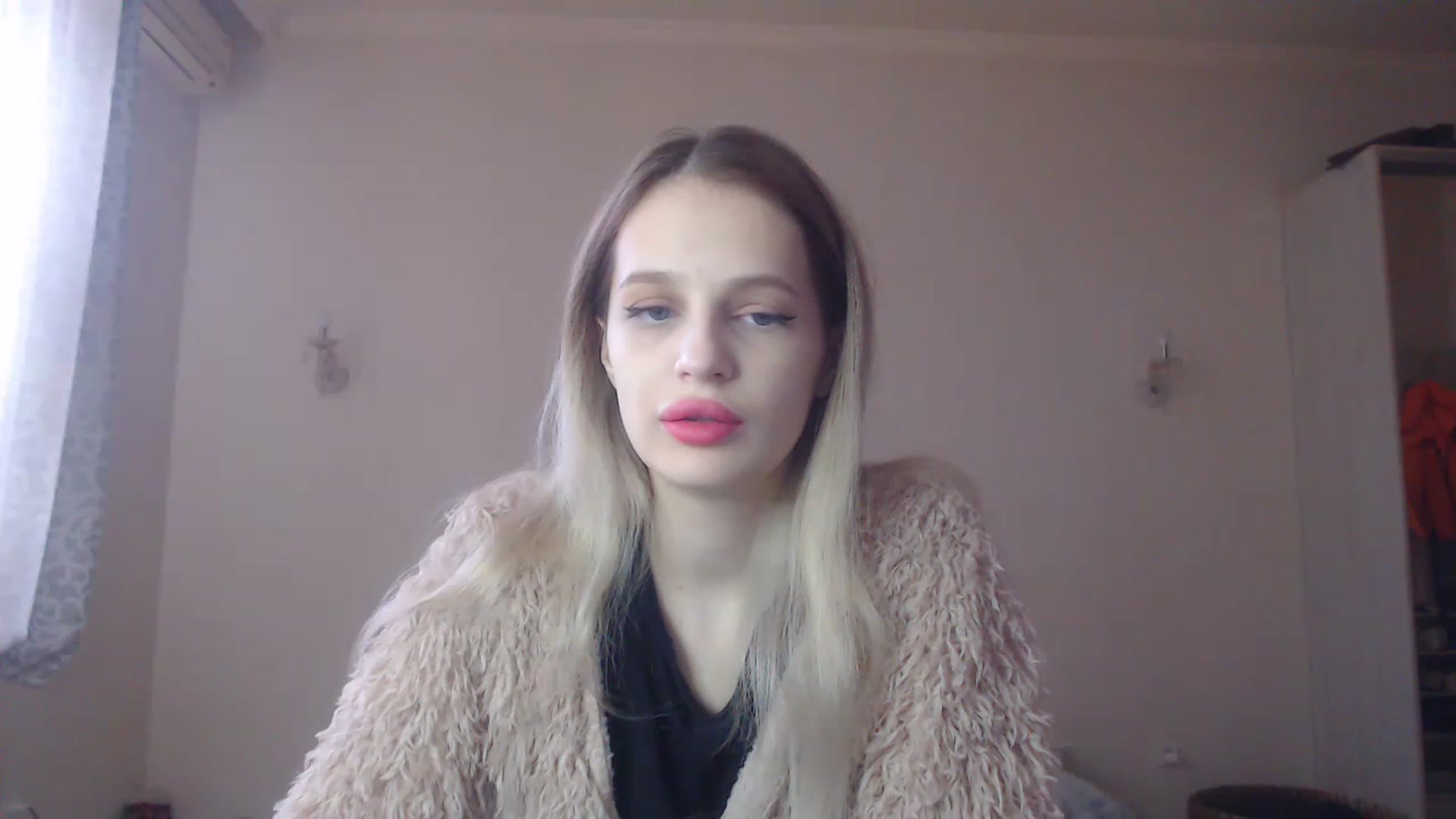 Gallery image thumbnail from Lola_vi's myfreecams stream on, 12/26/2022, 11:01 image 2 of 20