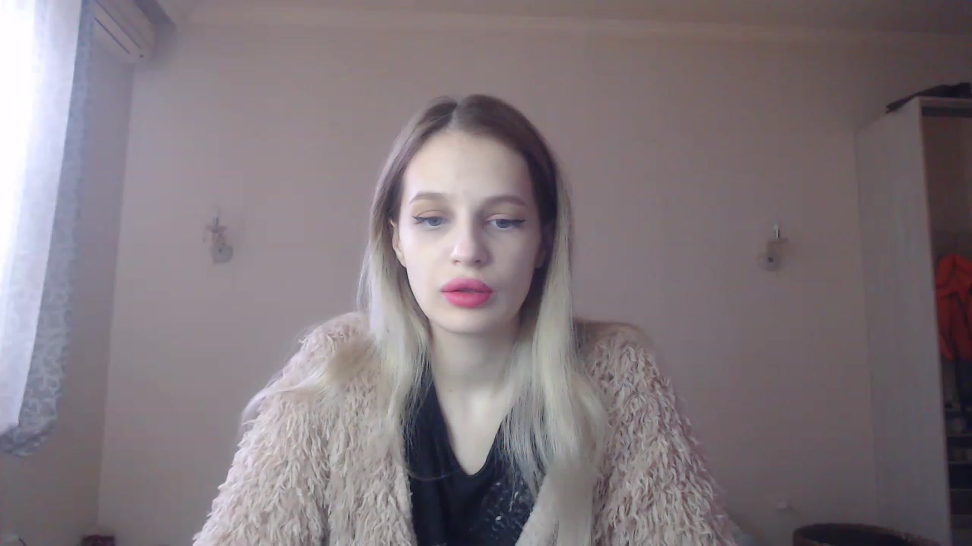 Gallery image thumbnail from Lola_vi's myfreecams stream on, 12/26/2022, 11:01 image 1 of 20