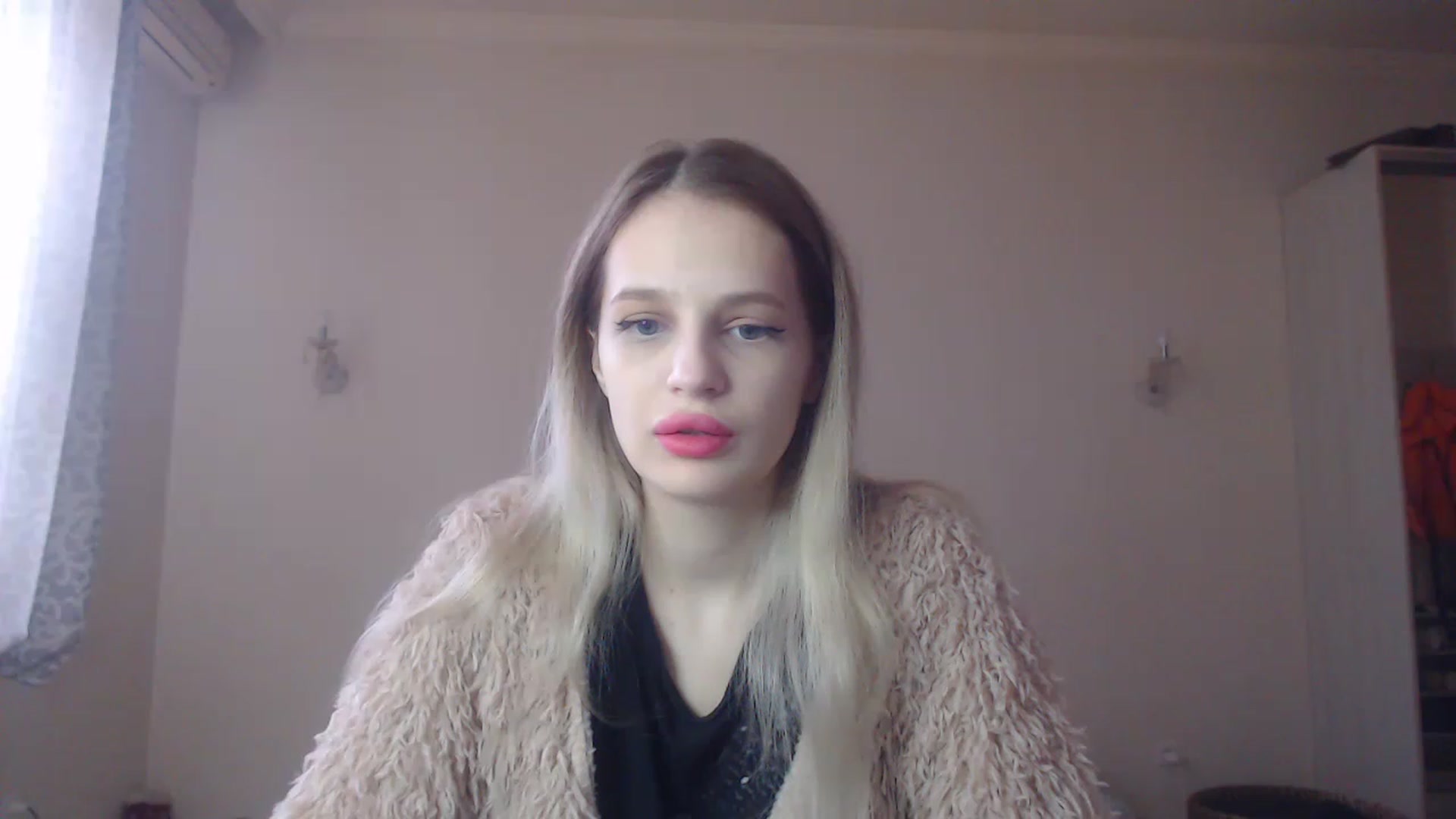 Gallery image thumbnail from Lola_vi's myfreecams stream on, 12/26/2022, 11:01 image 4 of 20