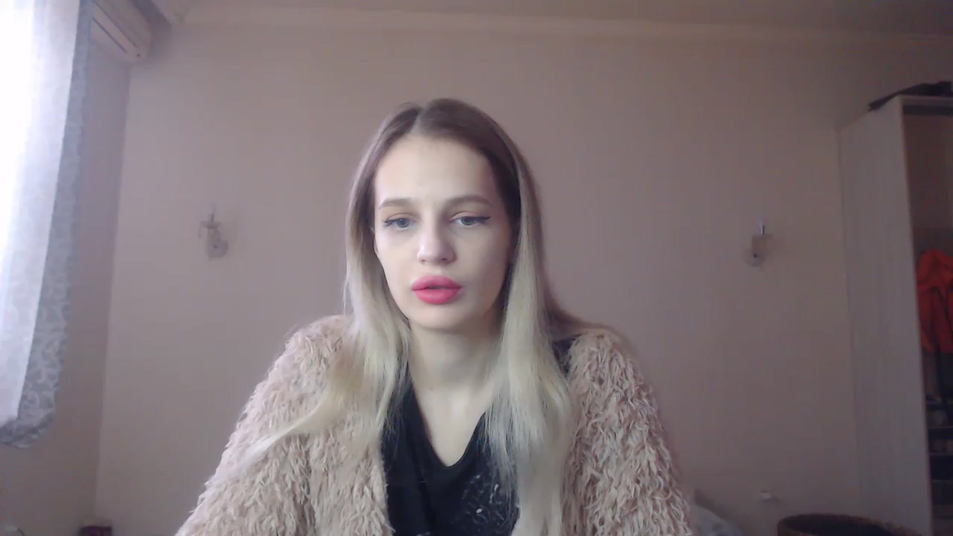 Gallery image thumbnail from Lola_vi's myfreecams stream on, 12/26/2022, 11:01 image 13 of 20