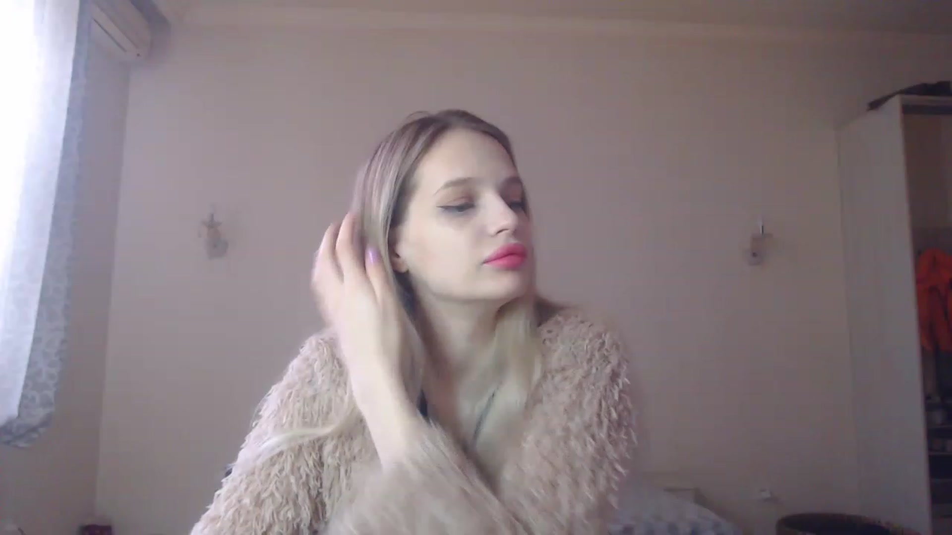 Gallery image thumbnail from Lola_vi's myfreecams stream on, 12/26/2022, 11:01 image 9 of 20