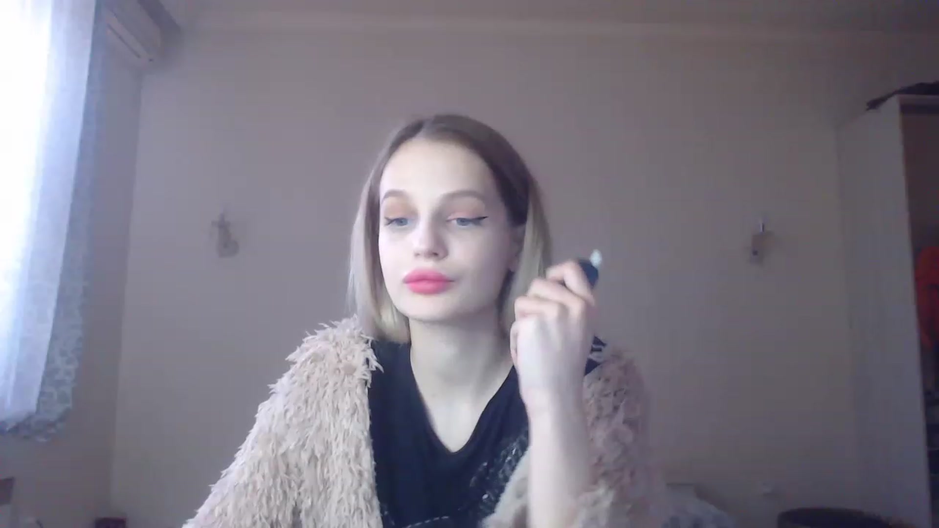 Gallery image thumbnail from Lola_vi's myfreecams stream on, 12/26/2022, 11:58 image 13 of 20
