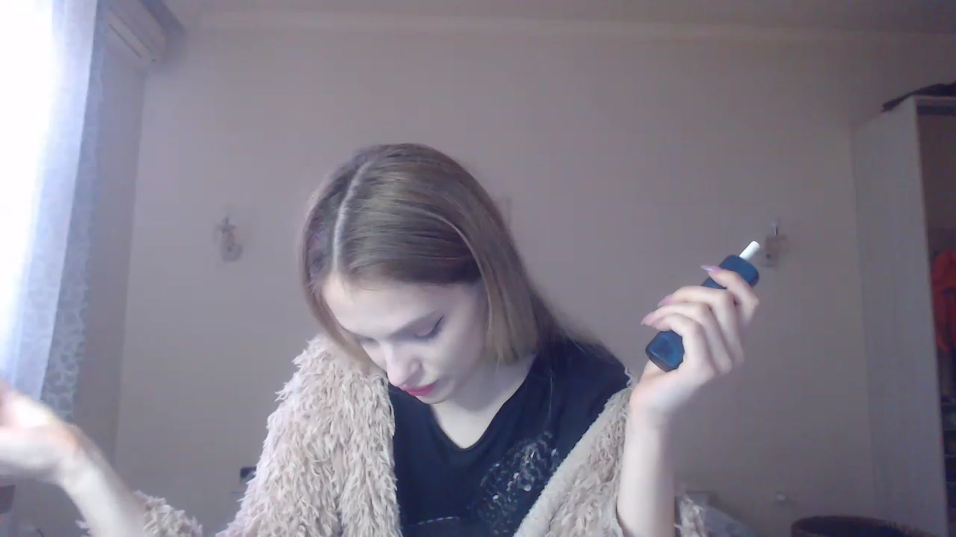 Gallery image thumbnail from Lola_vi's myfreecams stream on, 12/26/2022, 11:58 image 16 of 20