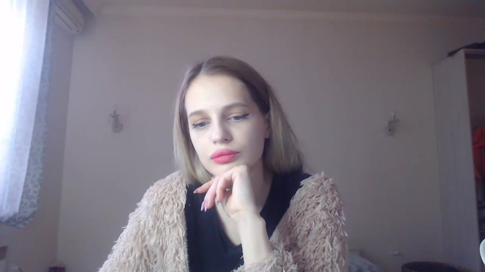 Gallery image thumbnail from Lola_vi's myfreecams stream on, 12/26/2022, 11:58 image 7 of 20