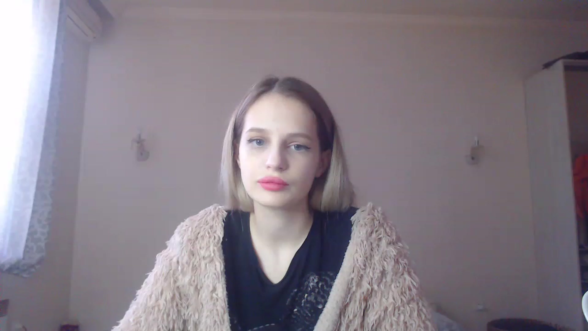 Gallery image thumbnail from Lola_vi's myfreecams stream on, 12/26/2022, 11:58 image 2 of 20