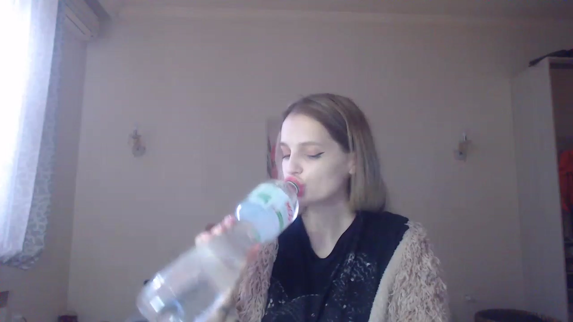 Gallery image thumbnail from Lola_vi's myfreecams stream on, 12/26/2022, 11:58 image 19 of 20