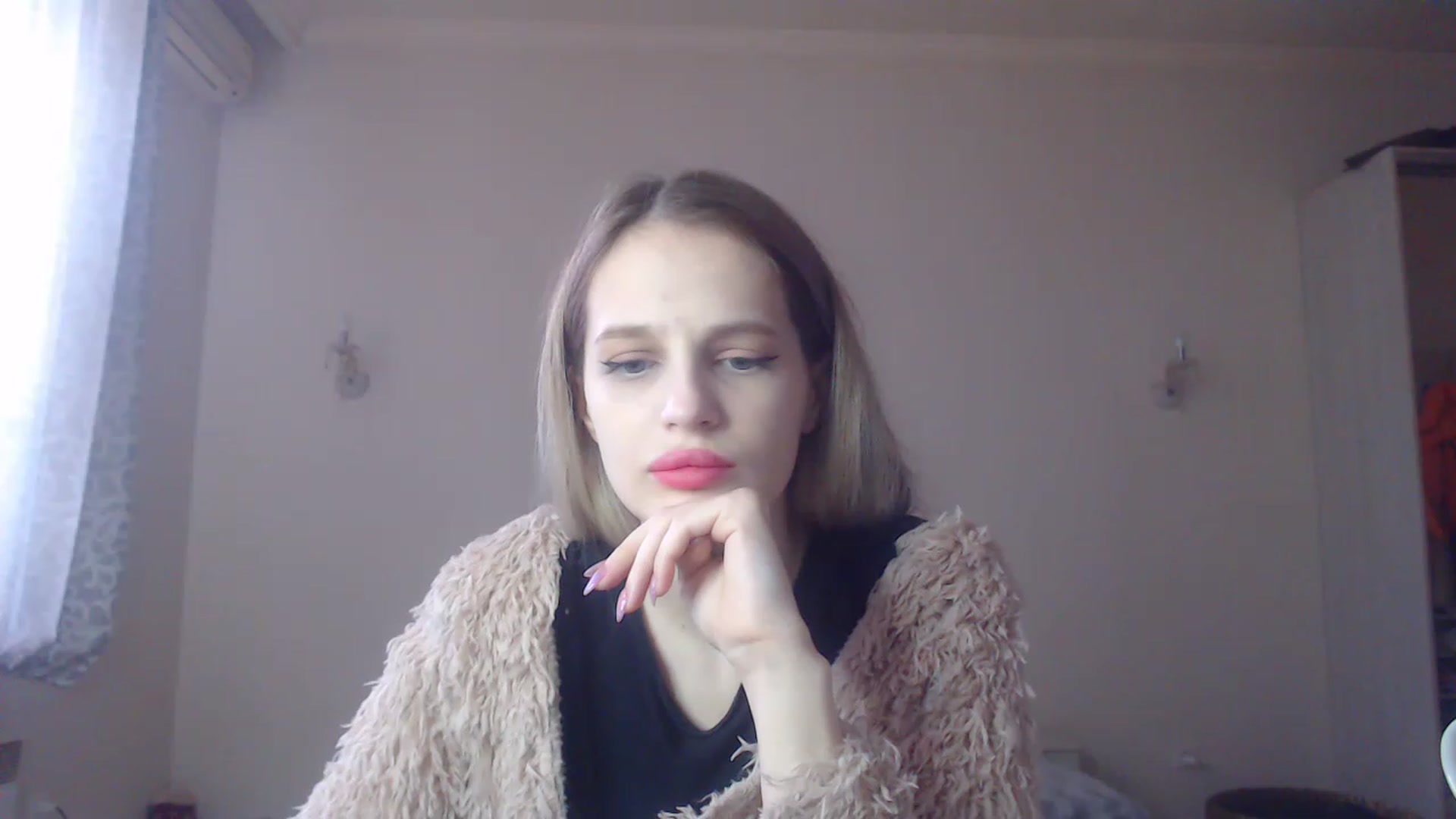 Gallery image thumbnail from Lola_vi's myfreecams stream on, 12/26/2022, 11:58 image 5 of 20