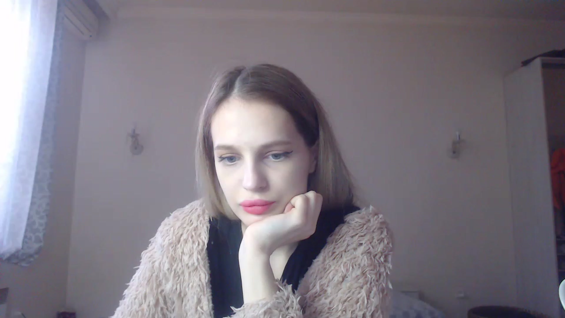 Gallery image thumbnail from Lola_vi's myfreecams stream on, 12/26/2022, 11:58 image 6 of 20
