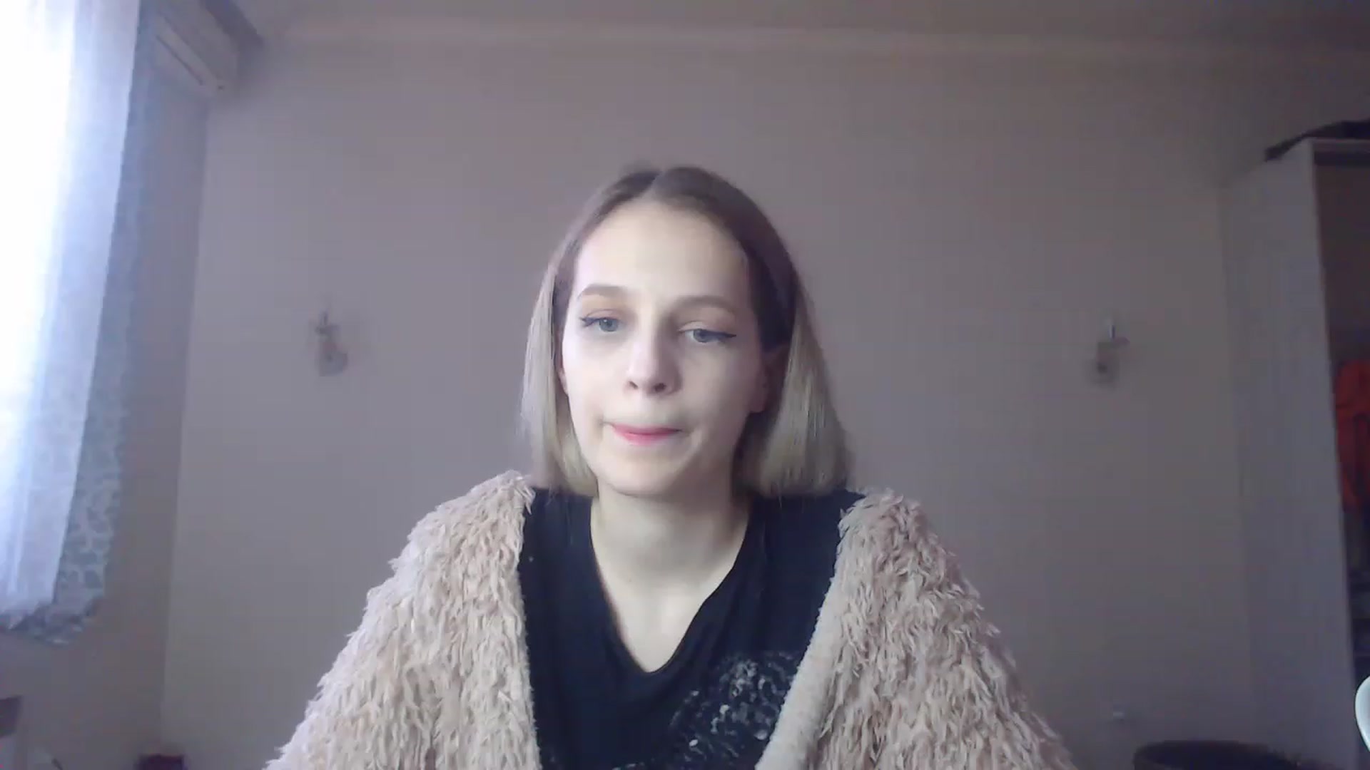 Gallery image thumbnail from Lola_vi's myfreecams stream on, 12/26/2022, 11:58 image 10 of 20