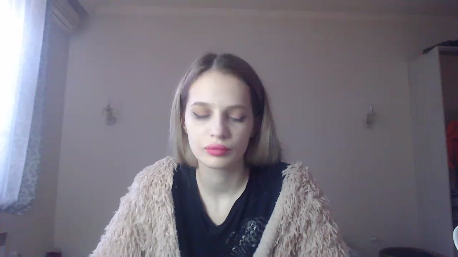 Gallery image thumbnail from Lola_vi's myfreecams stream on, 12/26/2022, 11:58 image 9 of 20