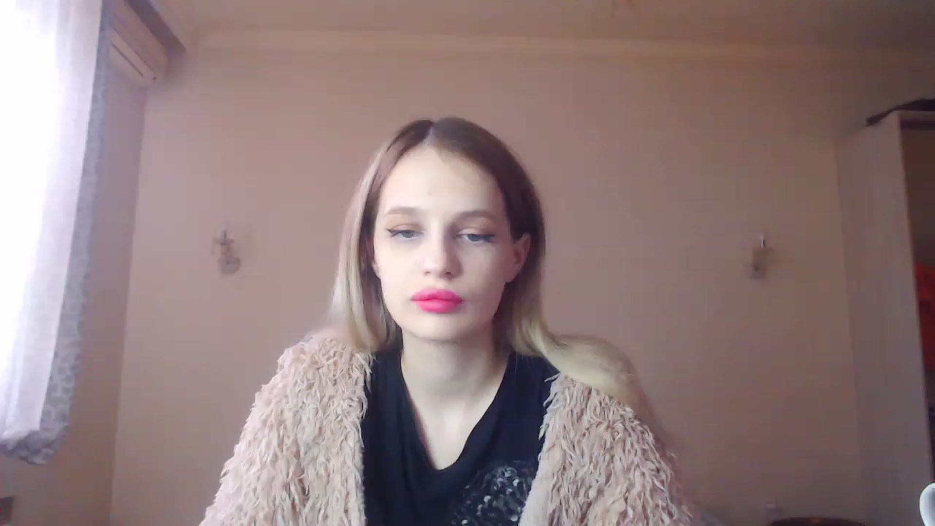 Gallery image thumbnail from Lola_vi's myfreecams stream on, 12/27/2022, 11:04 image 8 of 20