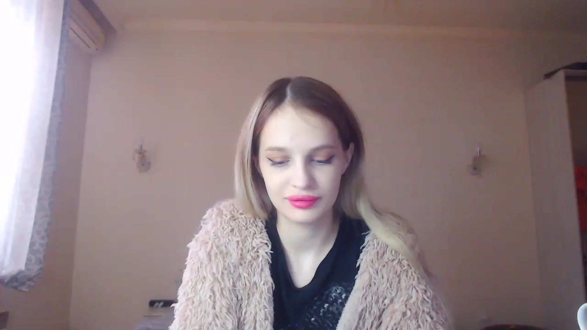 Gallery image thumbnail from Lola_vi's myfreecams stream on, 12/27/2022, 11:04 image 14 of 20
