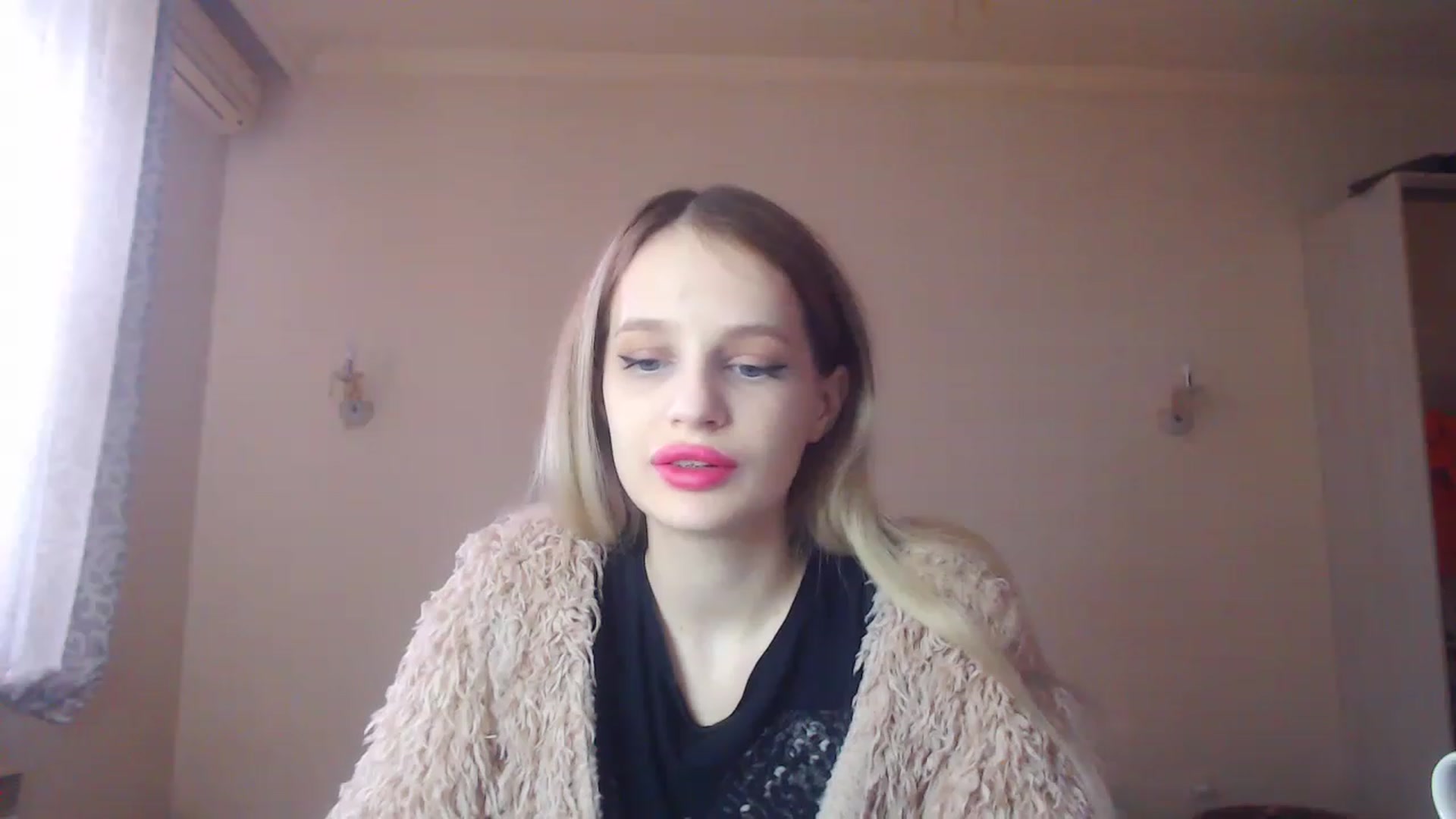 Gallery image thumbnail from Lola_vi's myfreecams stream on, 12/27/2022, 11:04 image 16 of 20