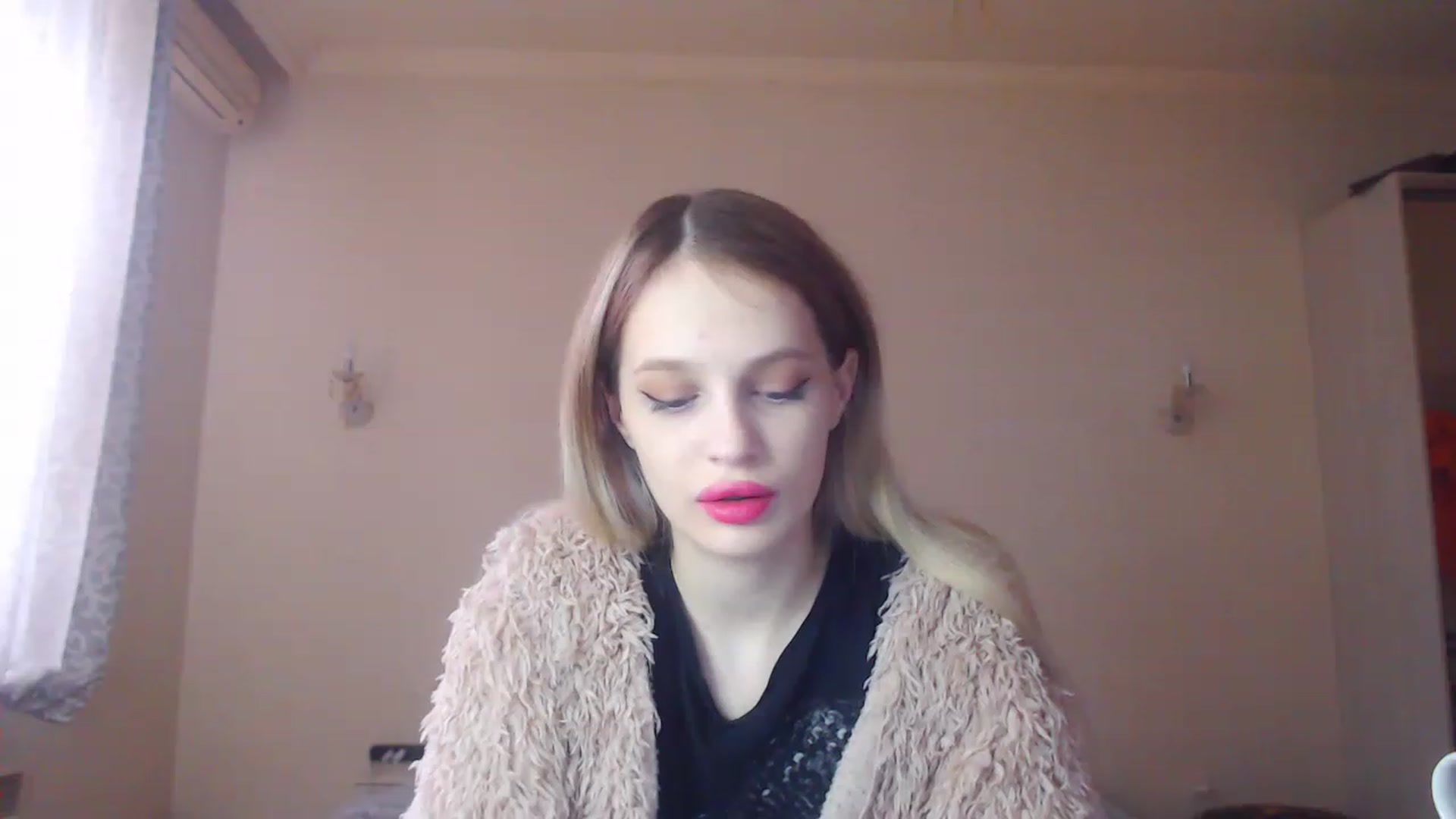 Gallery image thumbnail from Lola_vi's myfreecams stream on, 12/27/2022, 11:04 image 6 of 20
