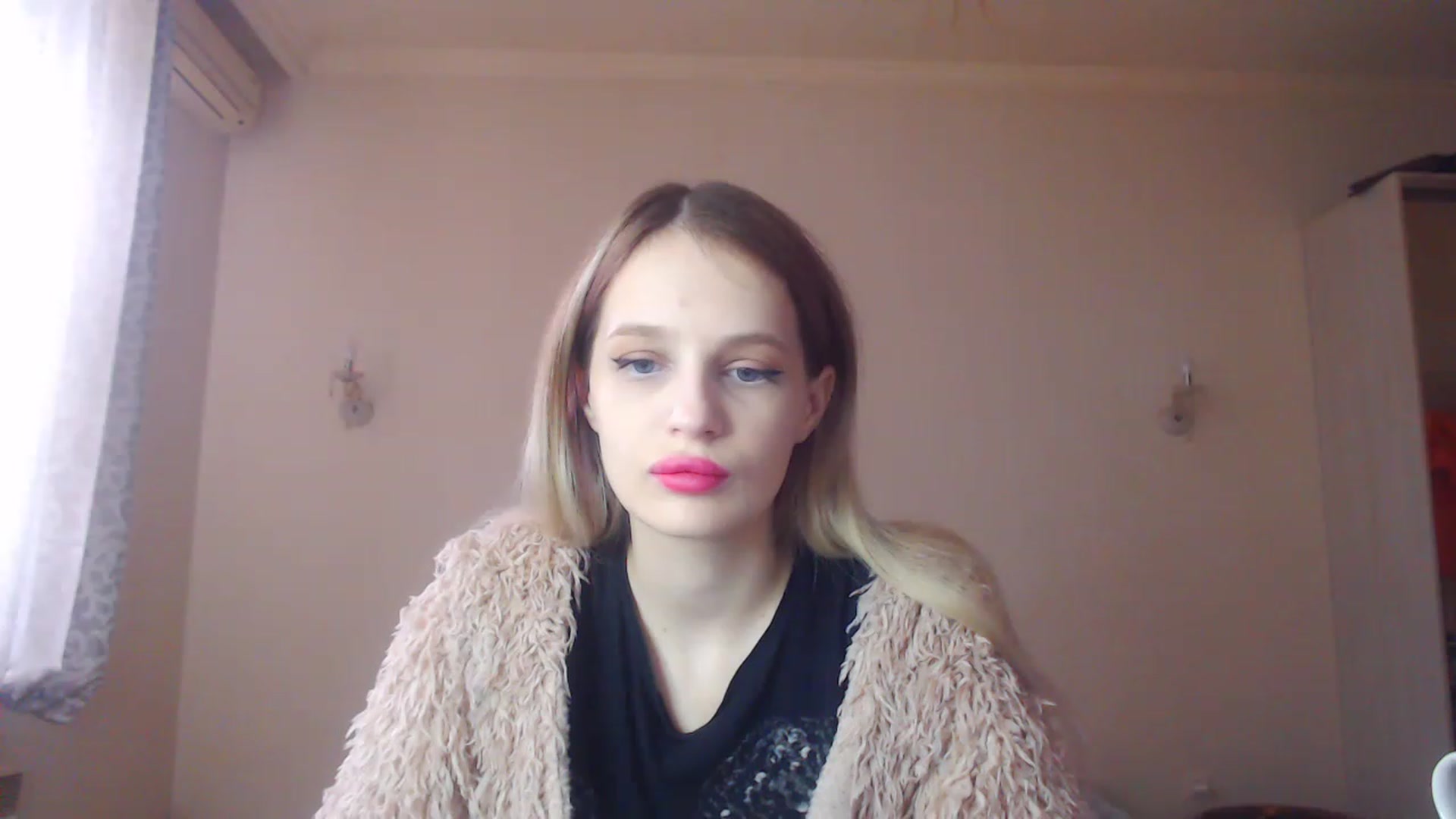 Gallery image thumbnail from Lola_vi's myfreecams stream on, 12/27/2022, 11:04 image 5 of 20