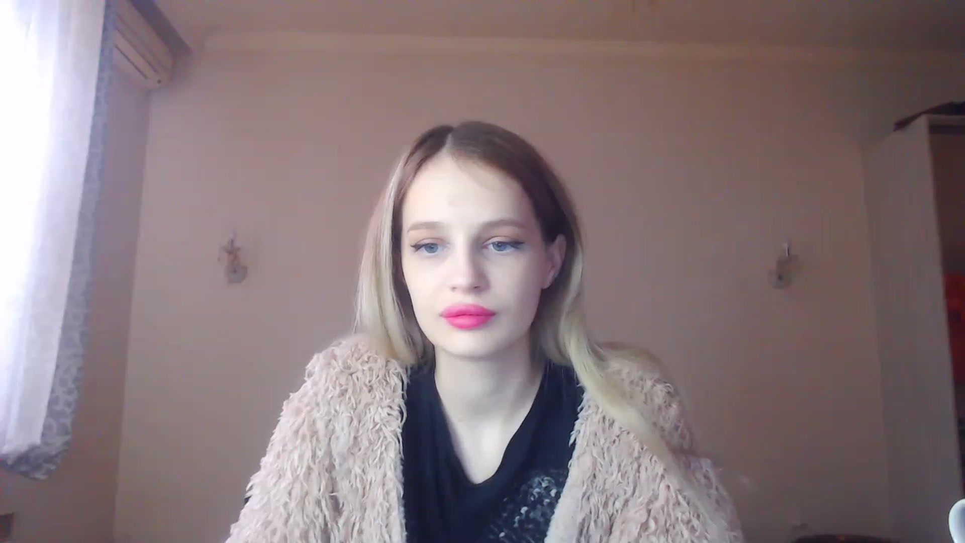 Gallery image thumbnail from Lola_vi's myfreecams stream on, 12/27/2022, 11:04 image 19 of 20