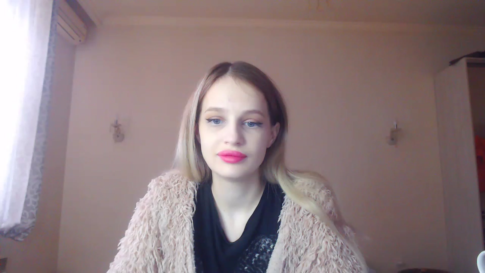 Gallery image thumbnail from Lola_vi's myfreecams stream on, 12/27/2022, 11:04 image 15 of 20