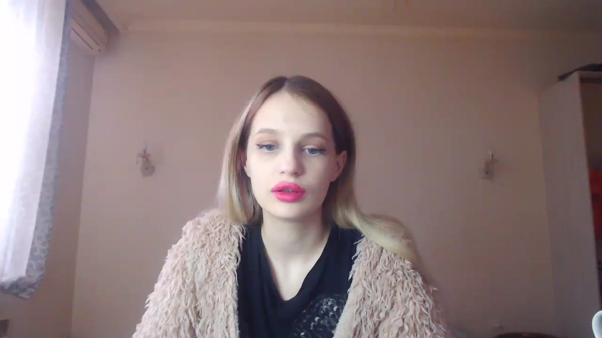Gallery image thumbnail from Lola_vi's myfreecams stream on, 12/27/2022, 11:04 image 3 of 20