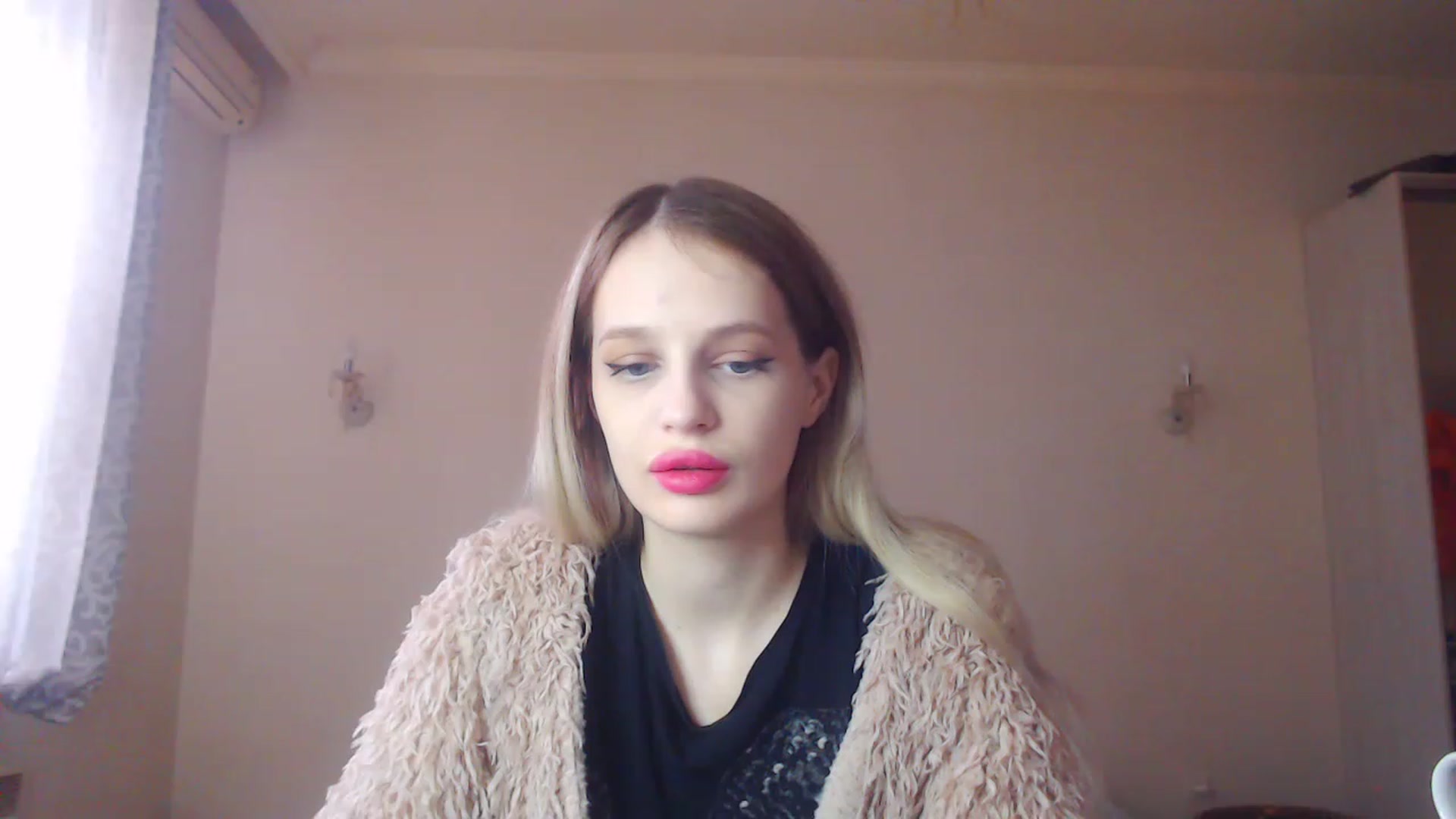 Gallery image thumbnail from Lola_vi's myfreecams stream on, 12/27/2022, 11:04 image 13 of 20