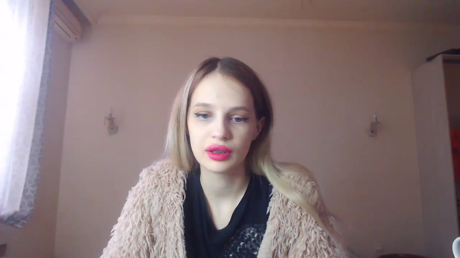 Gallery image thumbnail from Lola_vi's myfreecams stream on, 12/27/2022, 11:04 image 17 of 20