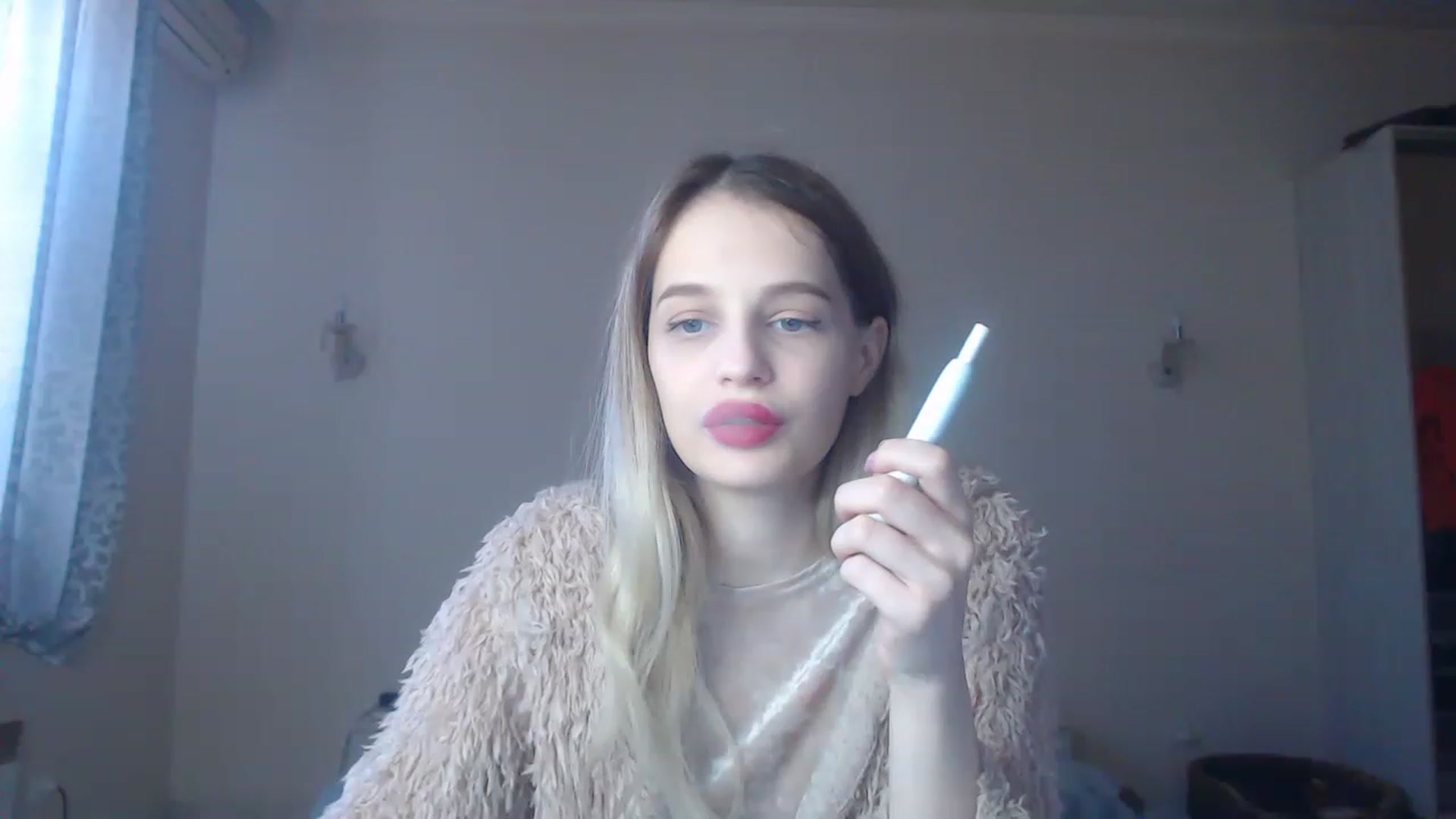 Gallery image thumbnail from Lola_vi's myfreecams stream on, 01/02/2023, 11:47 image 16 of 20
