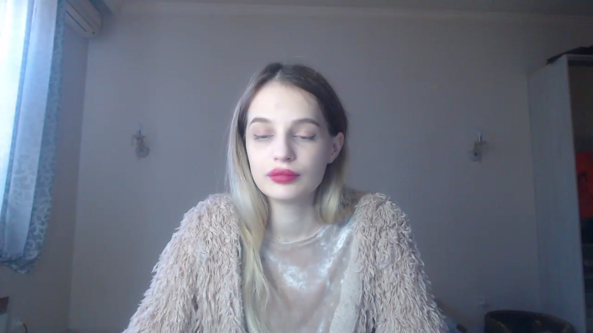 Gallery image thumbnail from Lola_vi's myfreecams stream on, 01/02/2023, 11:47 image 4 of 20