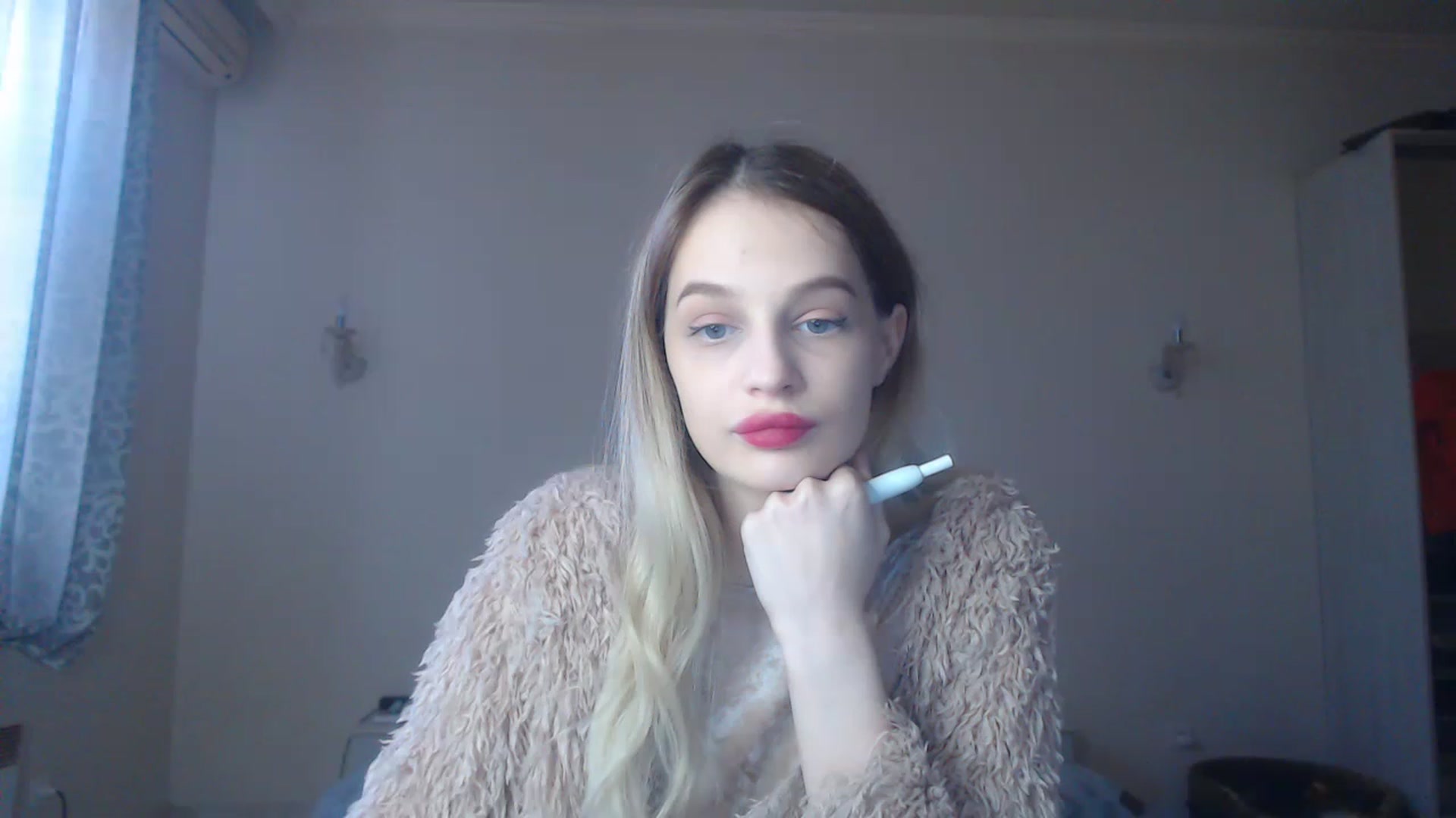 Gallery image thumbnail from Lola_vi's myfreecams stream on, 01/02/2023, 11:47 image 11 of 20