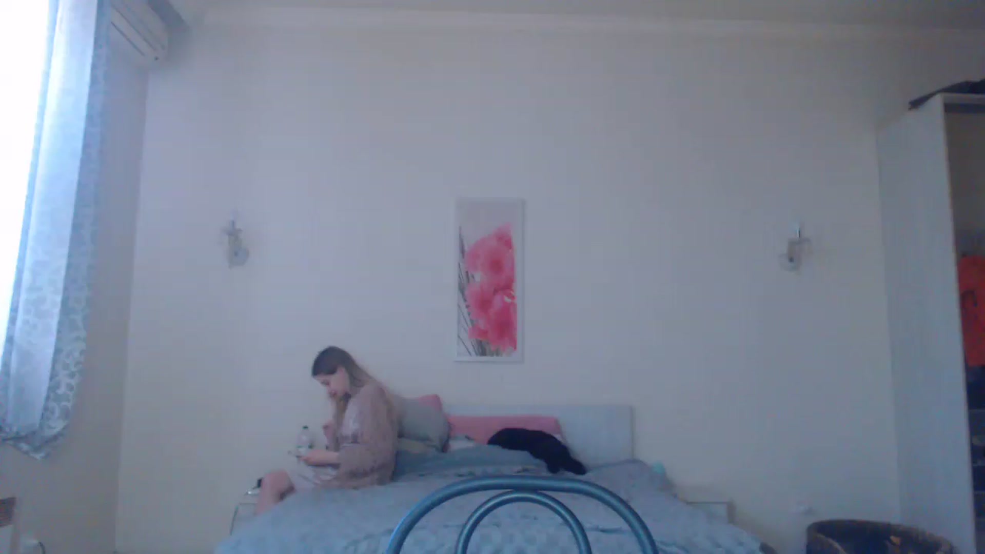Gallery image thumbnail from Lola_vi's myfreecams stream on, 01/02/2023, 11:47 image 10 of 20