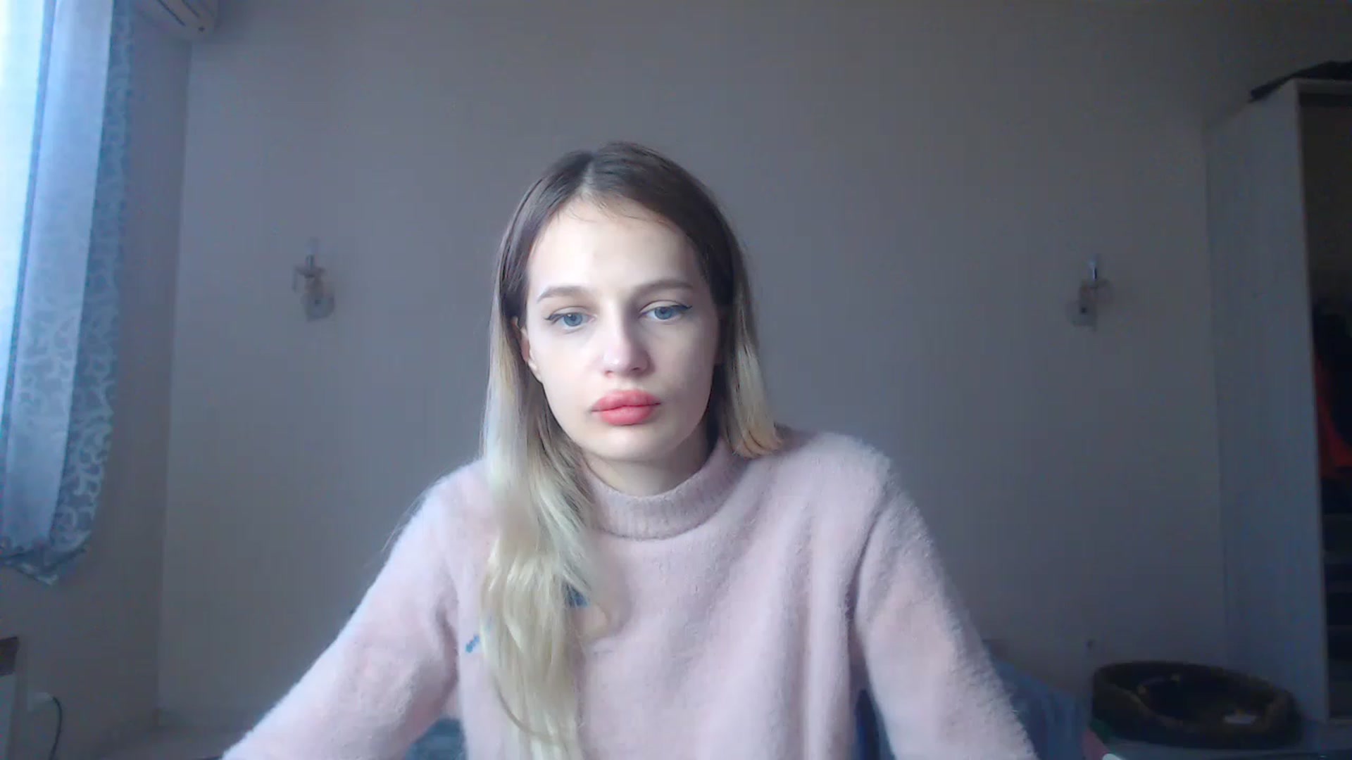 Gallery image thumbnail from Lola_vi's myfreecams stream on, 01/03/2023, 11:46 image 4 of 20
