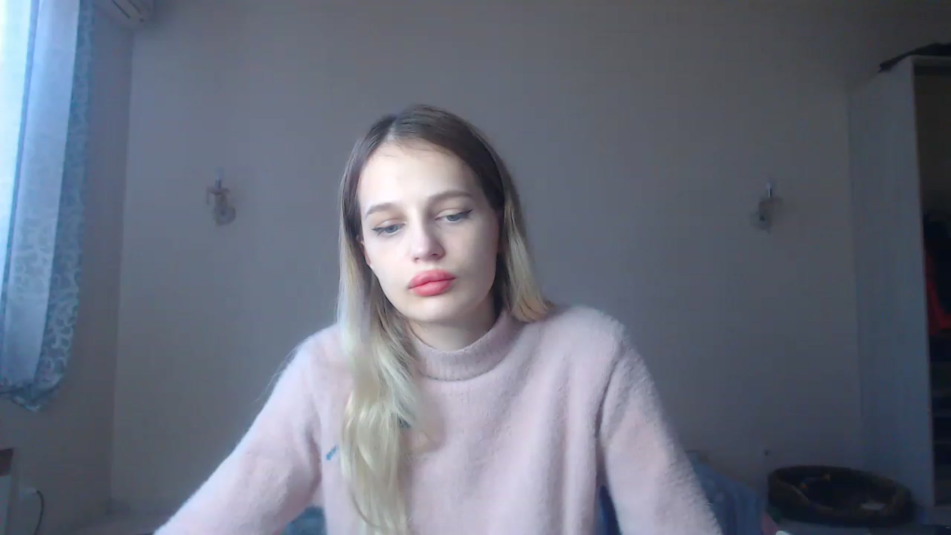 Gallery image thumbnail from Lola_vi's myfreecams stream on, 01/03/2023, 11:46 image 10 of 20