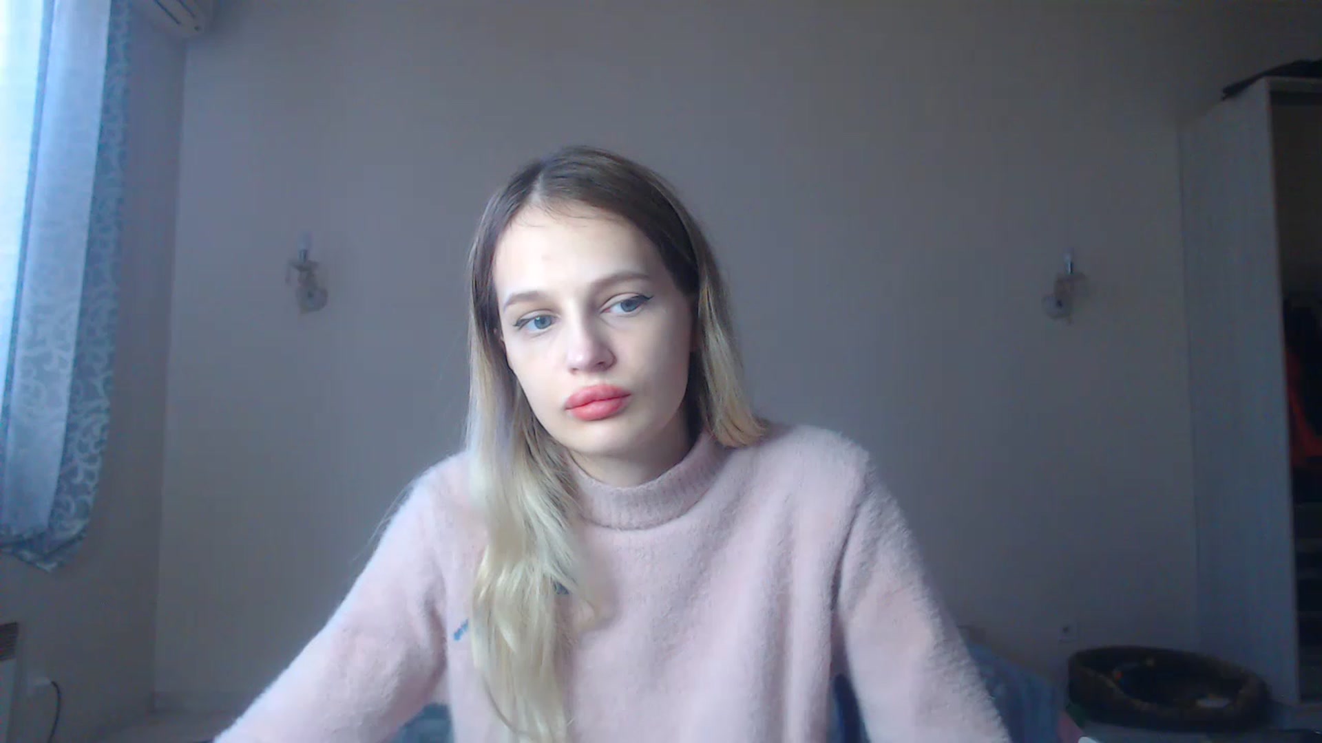 Gallery image thumbnail from Lola_vi's myfreecams stream on, 01/03/2023, 11:46 image 14 of 20