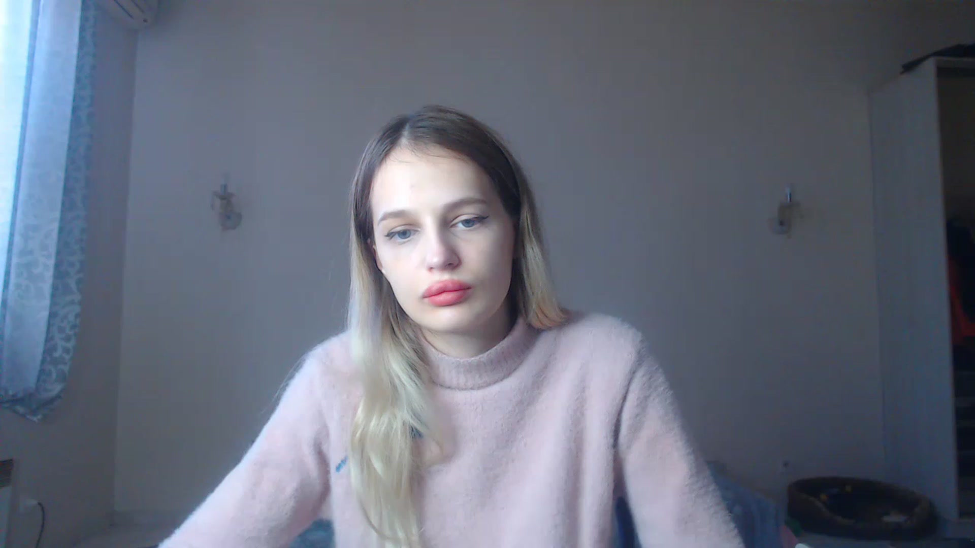 Gallery image thumbnail from Lola_vi's myfreecams stream on, 01/03/2023, 11:46 image 11 of 20