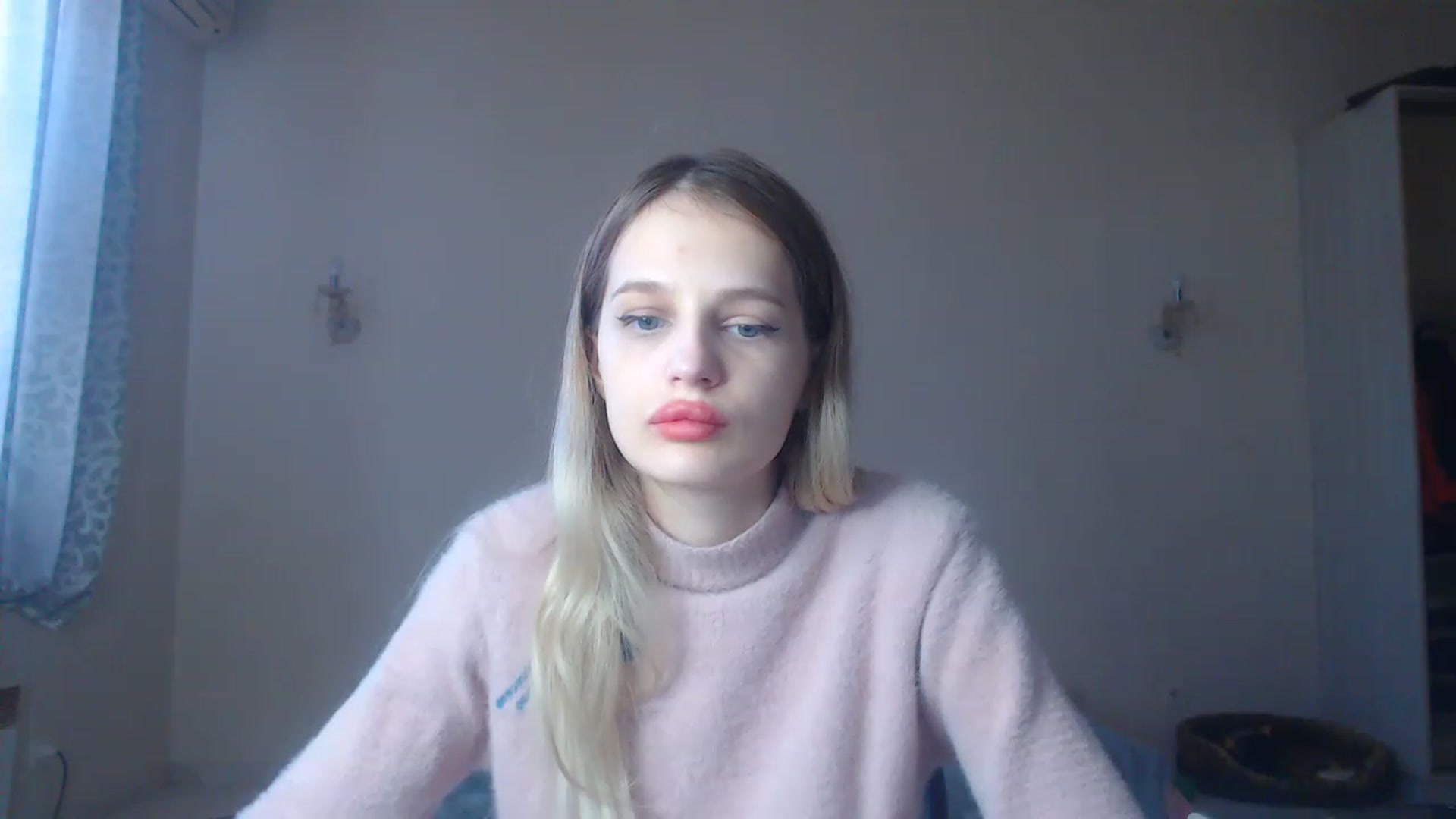 Gallery image thumbnail from Lola_vi's myfreecams stream on, 01/03/2023, 11:46 image 17 of 20