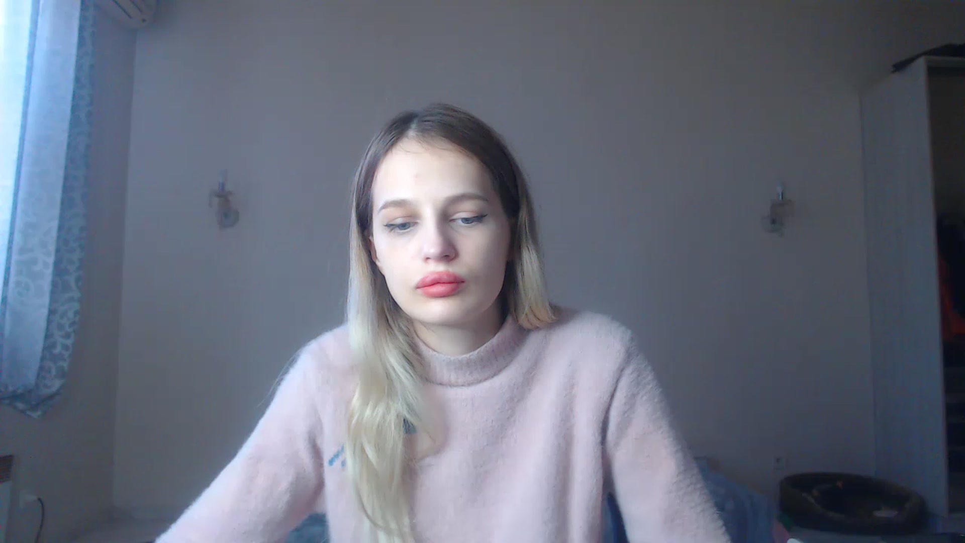 Gallery image thumbnail from Lola_vi's myfreecams stream on, 01/03/2023, 11:46 image 9 of 20